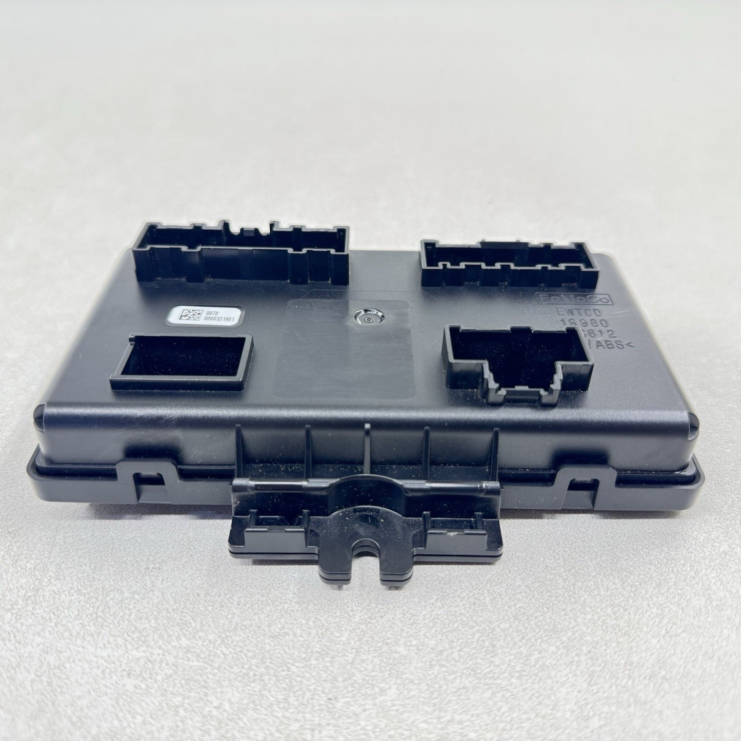 24-25 Ford Mustang GT Temperature Climate Control Module PR3T-18C612-BD OEM