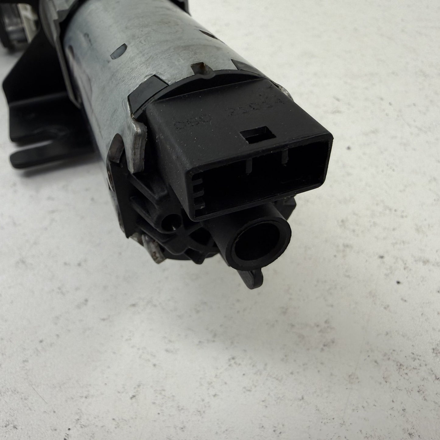 2014-2018 Bentley Flying Spur Right Rear Trunk Power Lift Motor Actuator OEM