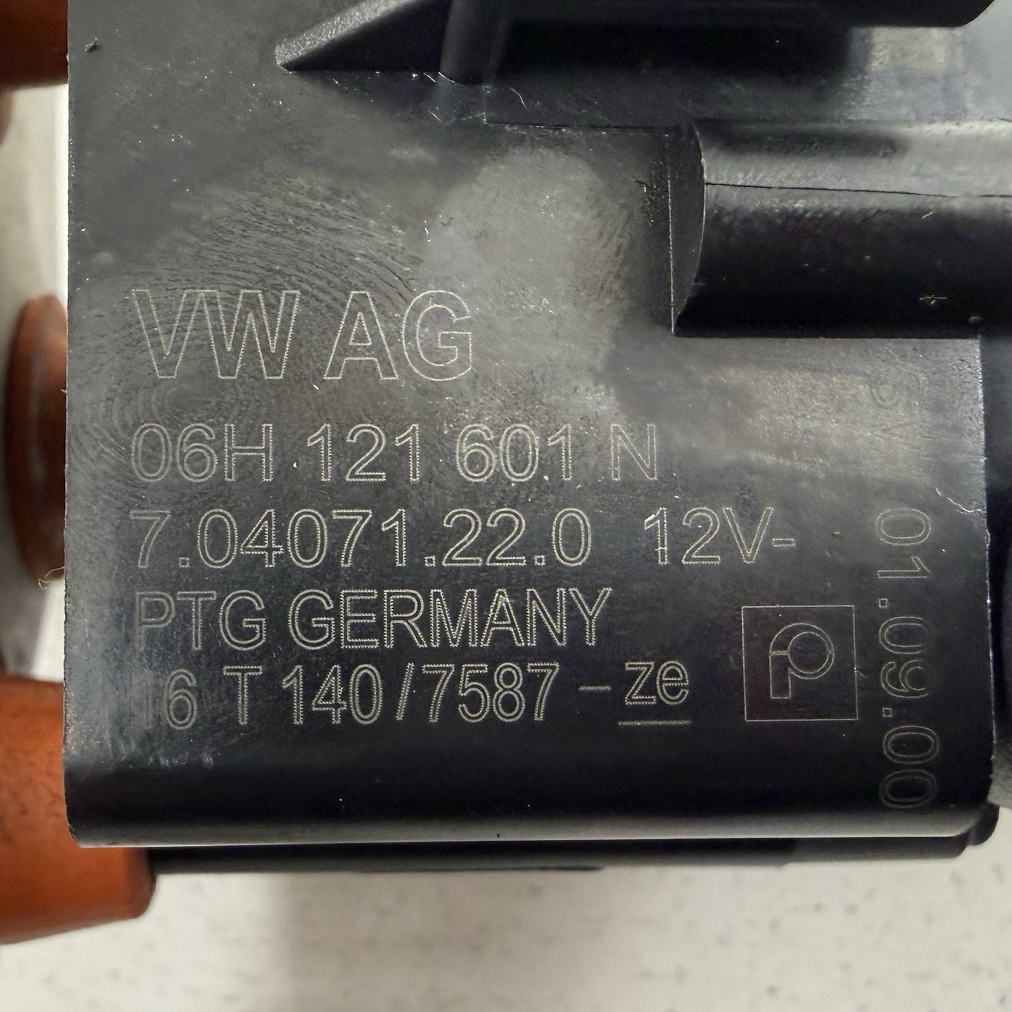 17-23 Audi R8 Auxiliary Coolant Water Pump With Bracket 06H121601N OEM