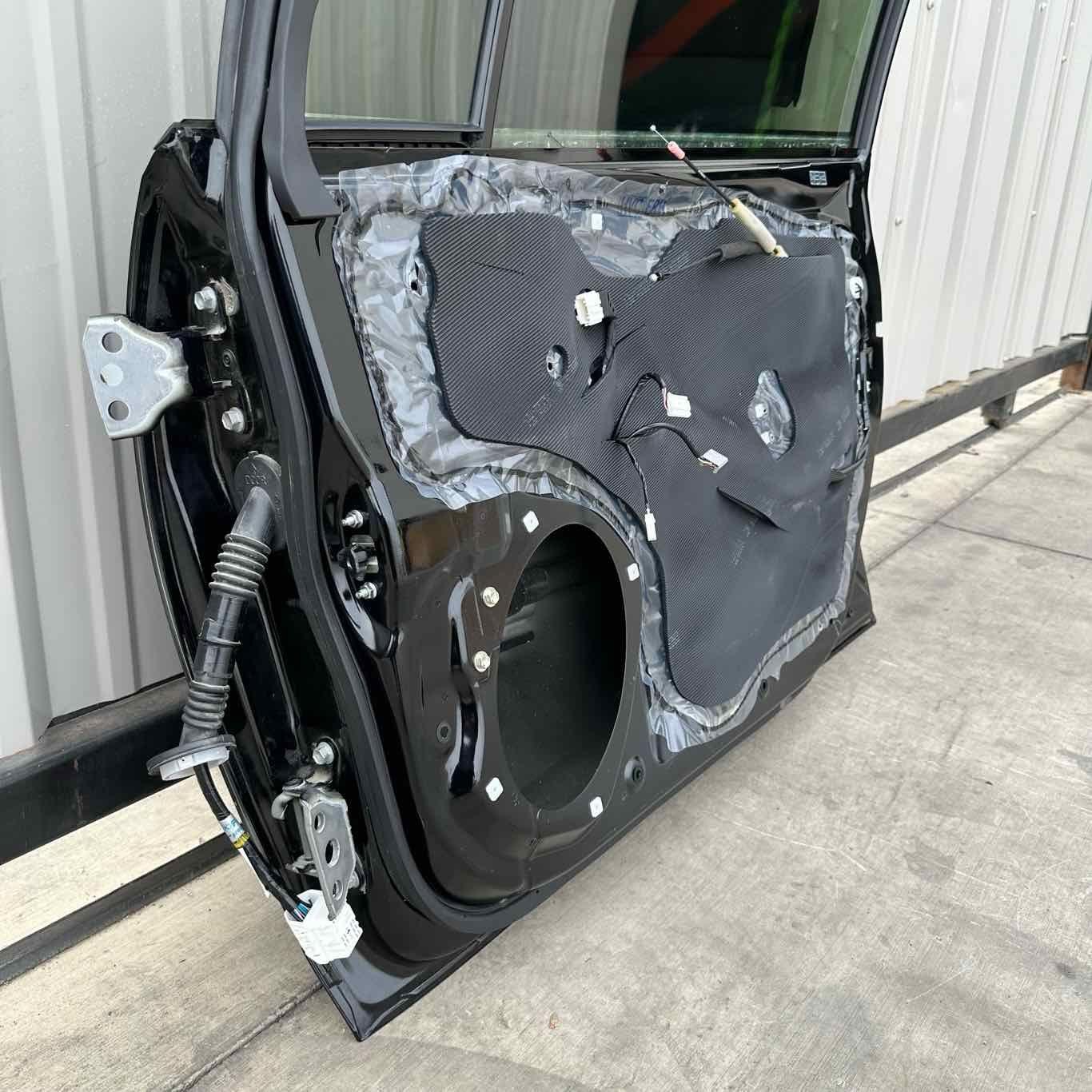 22-23 SUBARU WRX PASSENGER RIGHT FRONT DOOR COMPLETE BLACK OEM *NOTE*