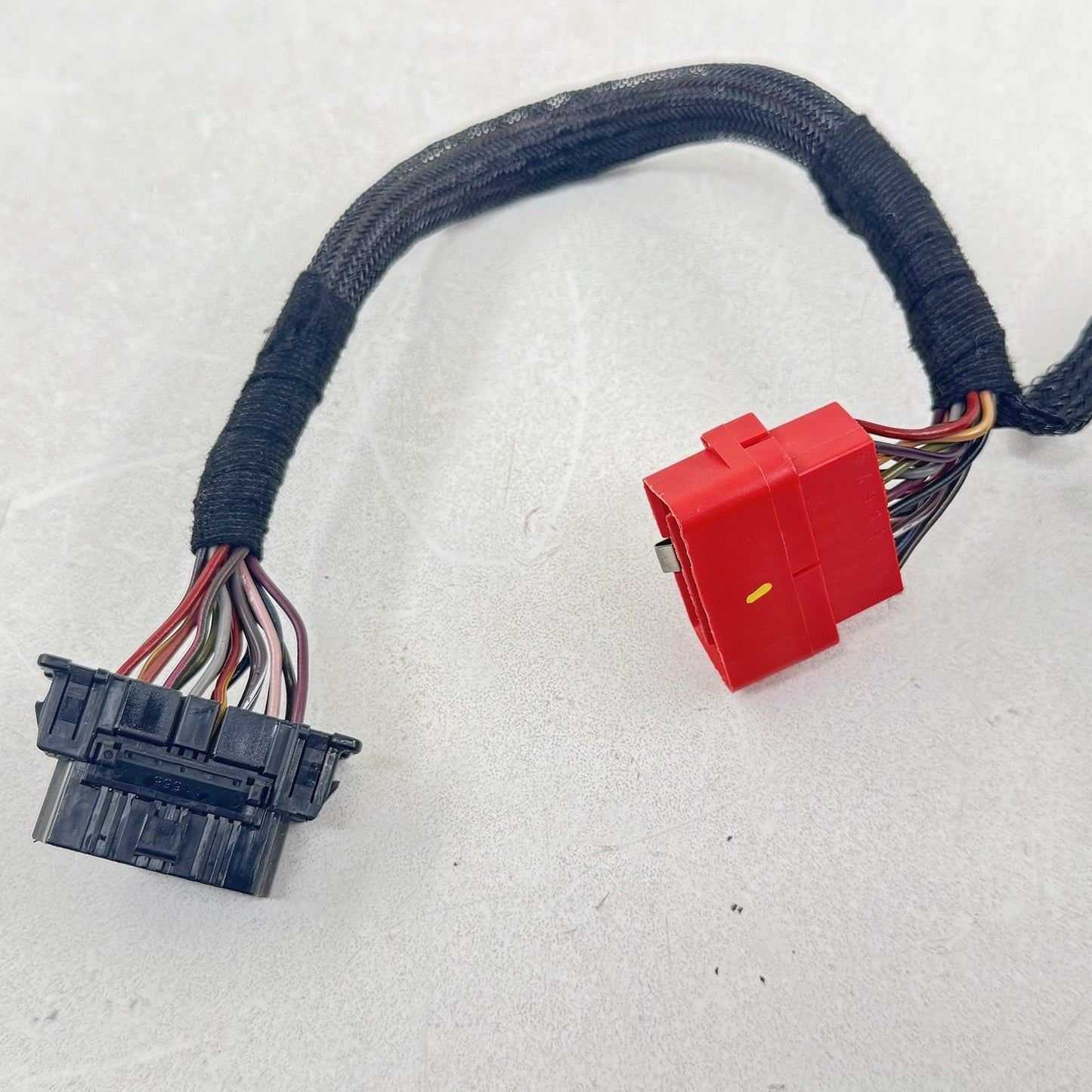 2021 DODGE CHALLENGER VEHICLE TRACKING MODULE WITH WIRE HARNESS 82216093AA OEM