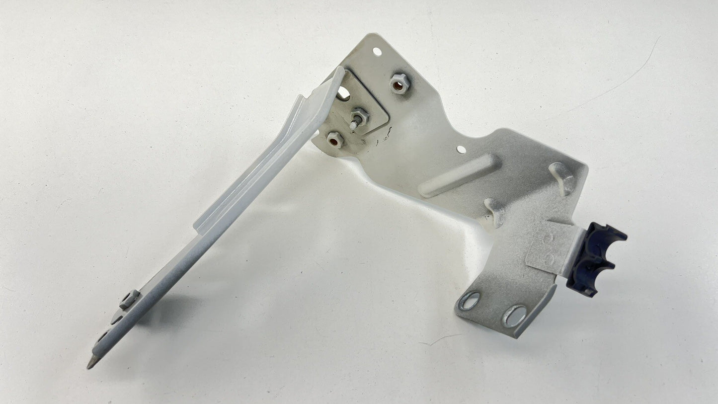 14-23 MASERATI GHIBLI DRIVER LEFT FRONT FENDER BRACKET SUPPORT MOUNT OEM