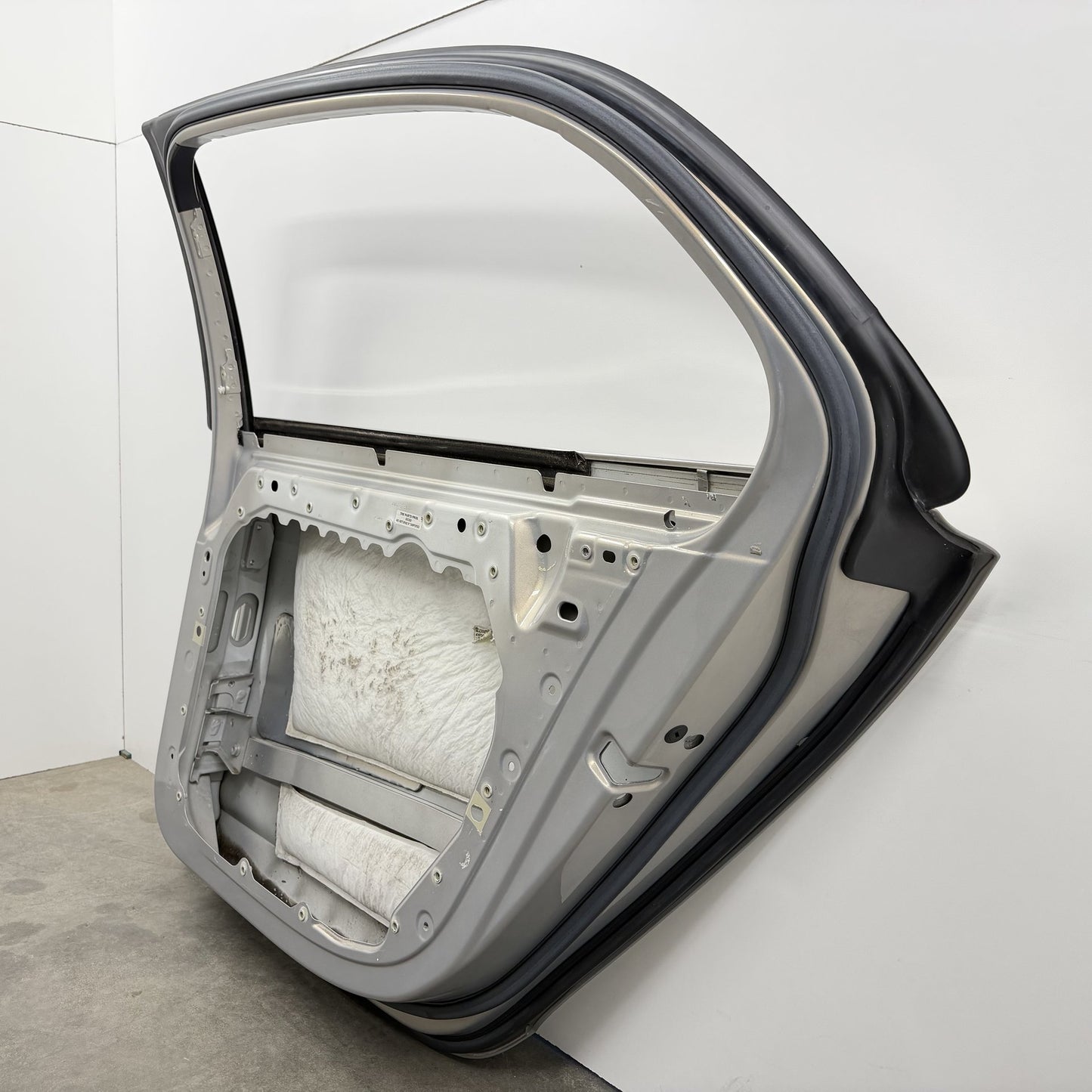 2014-2018 Bentley Flying Spur Passenger Right Rear Door Shell Extreme Silver OEM