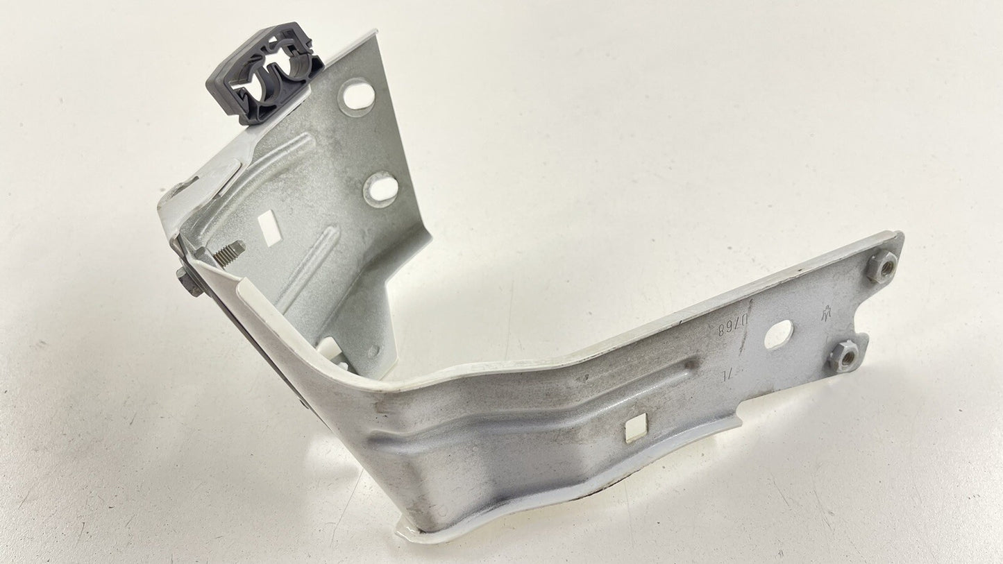 14-23 MASERATI QUATTROPORTE DRIVER LEFT FRONT FENDER BRACKET SUPPORT MOUNT OEM