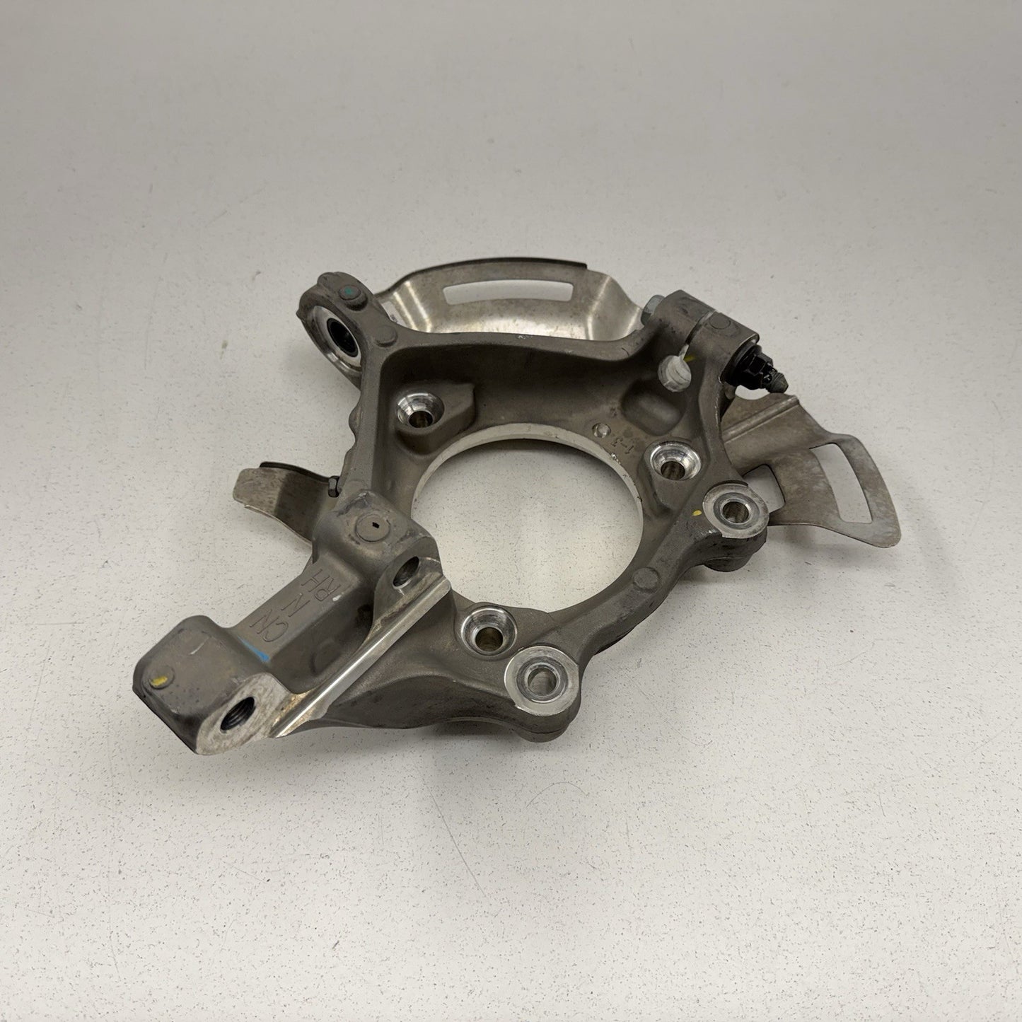 22-26 Hyundai Elantra N Passenger Right Front Spindle Knuckle Hub OEM