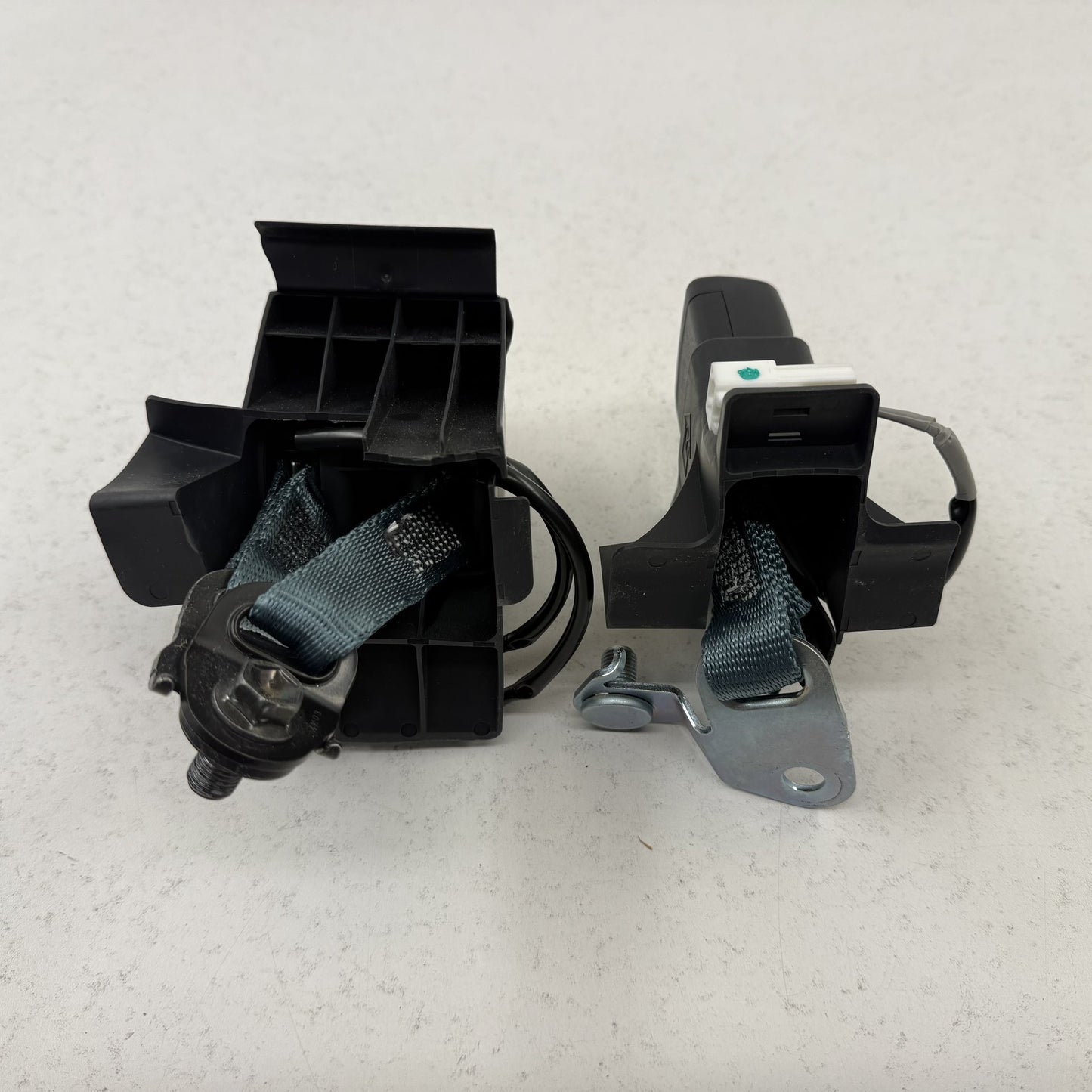 2019-2025 Toyota RAV4 Rear Seatbelt Seat Belt Buckle Left Right Center Set OEM