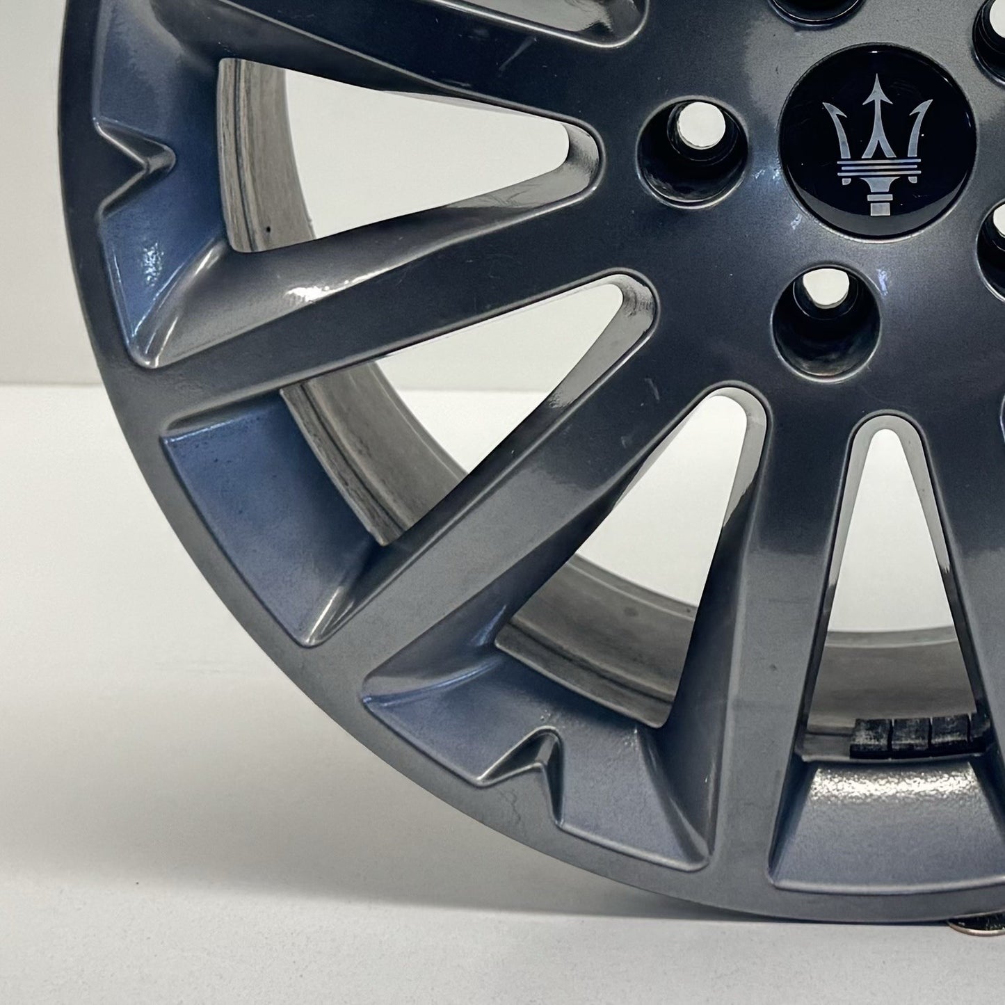14-24 Maserati Ghibli Front Wheel Rim 18x7.5 +43 Offset Factory 670011872 OEM