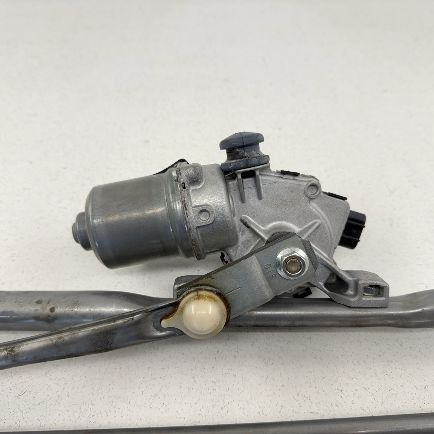 16-24 Chevrolet Camaro Windshield Wiper Motor W/ Linkage Arm 84498919 OEM