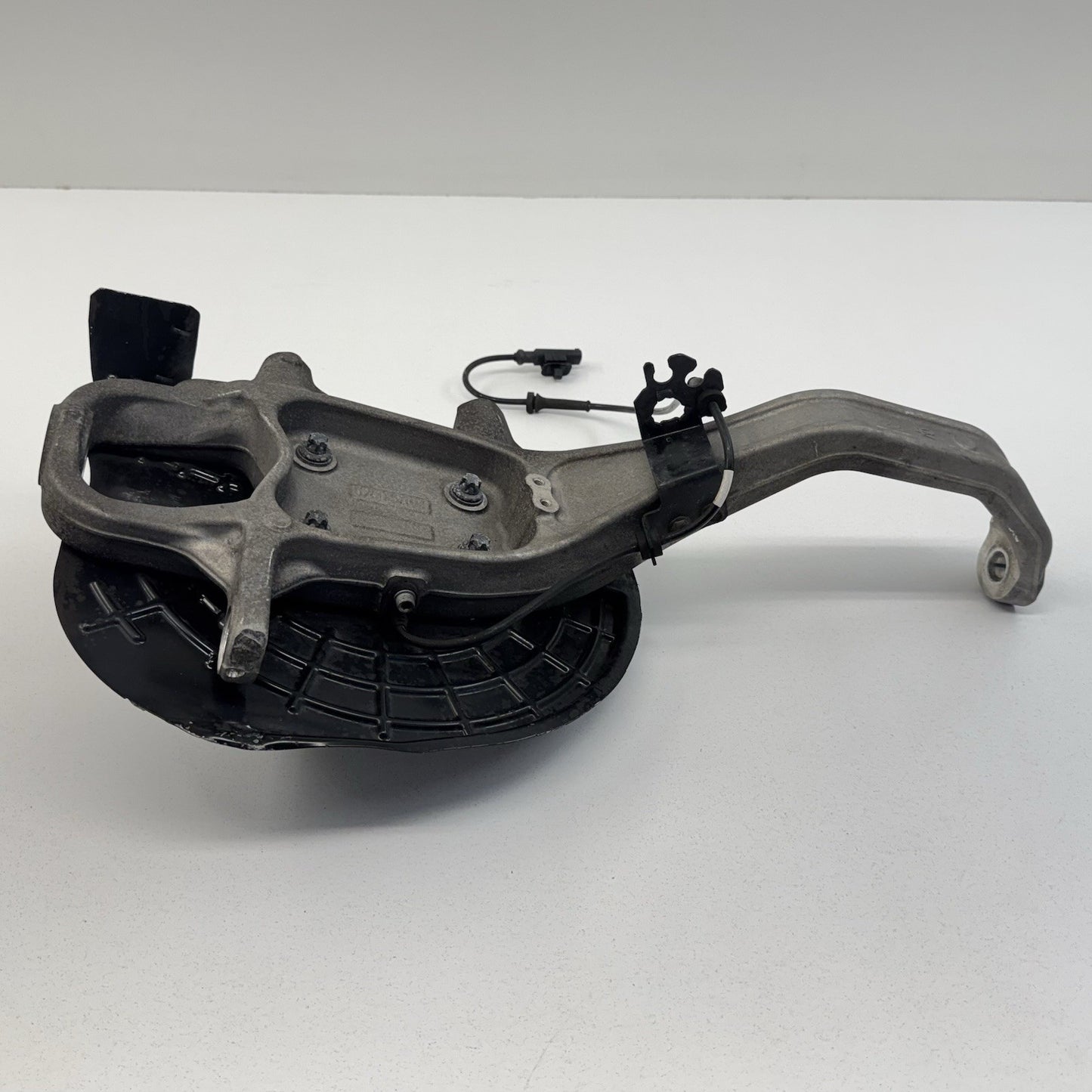 17-24 Maserati Ghibli RWD Passenger Right Front Spindle Knuckle Hub Bearing OEM
