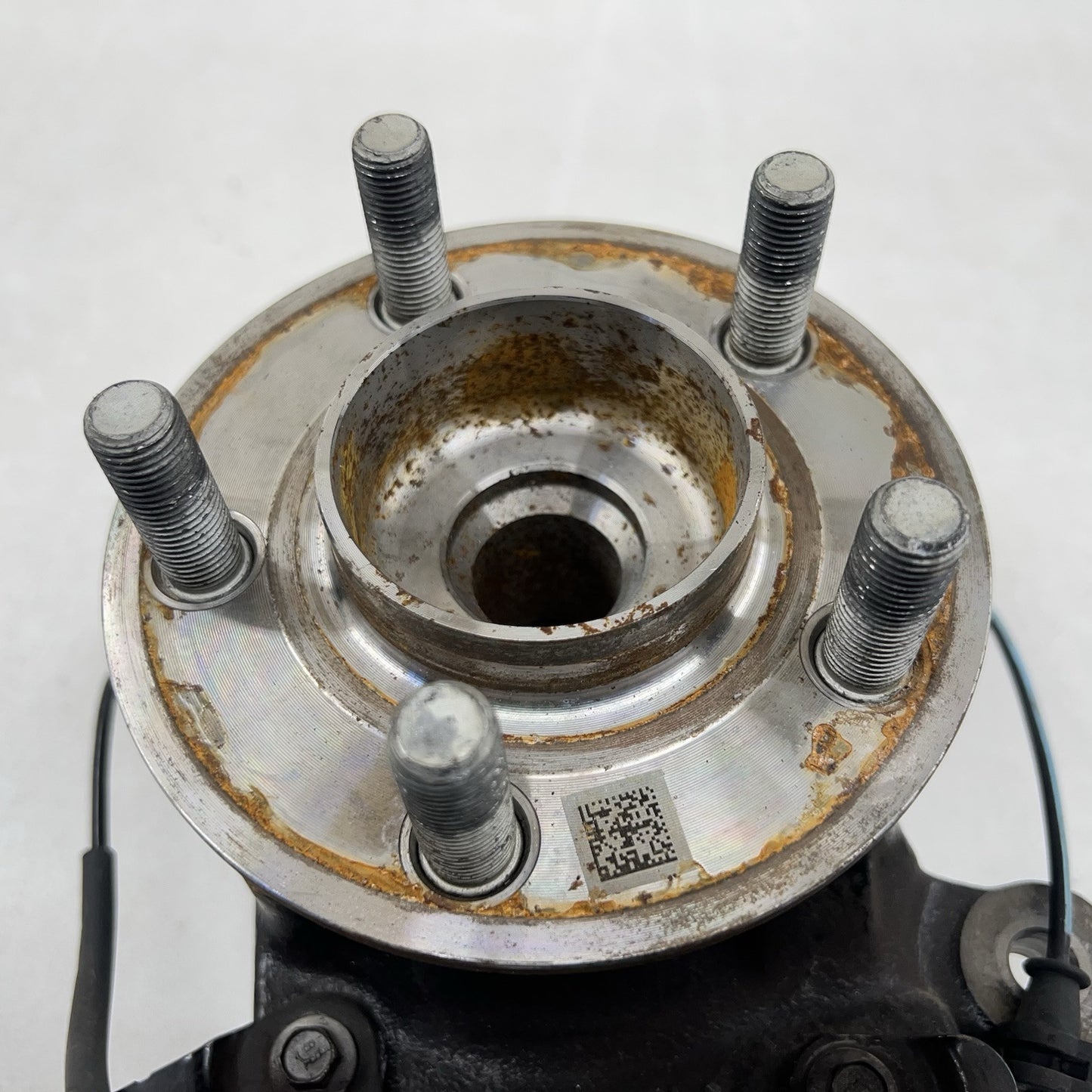 24-25 FORD MUSTANG PERFORMANCE PACK LEFT FRONT SPINDLE KNUCKLE HUB BEARING OEM