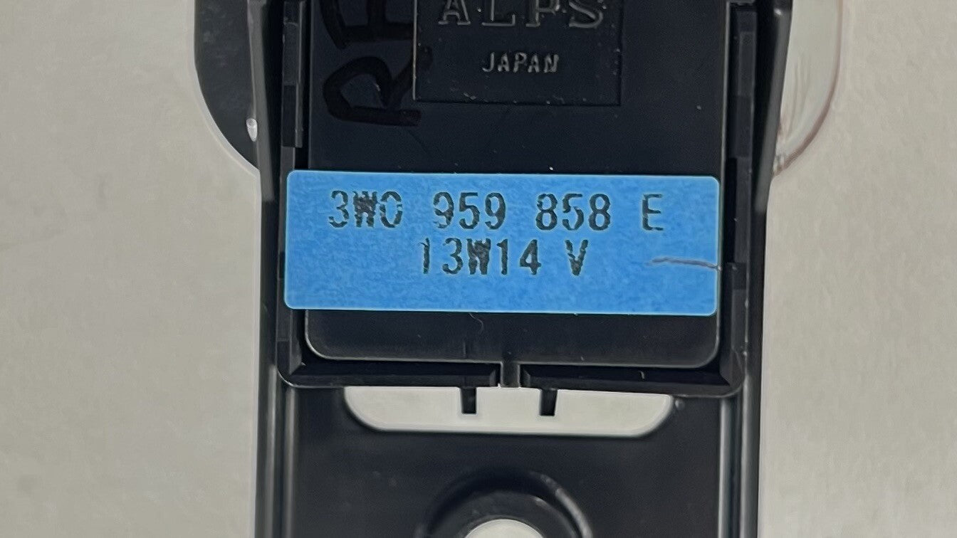 13-18 BENTLEY FLYING SPUR PASSENGER RIGHT FRONT WINDOW SWITCH 3W0 959 858 E OEM