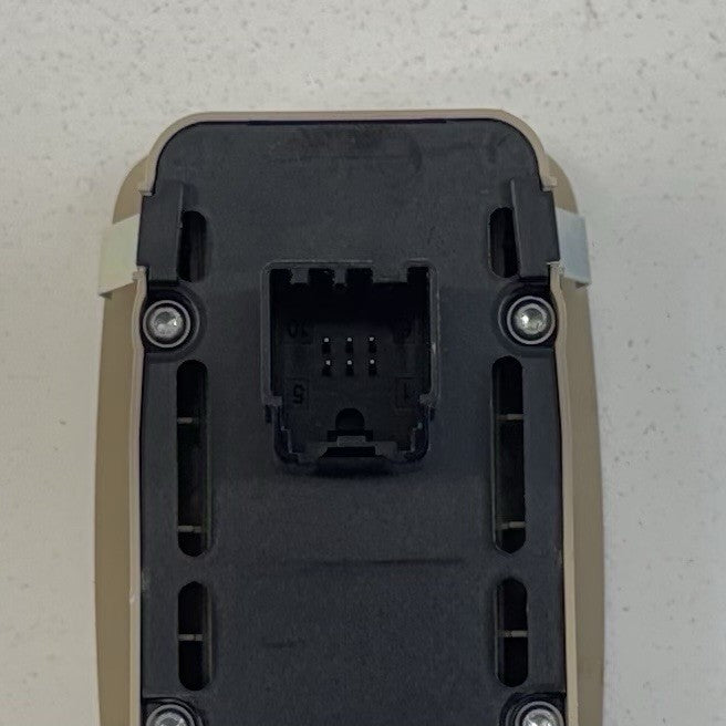 14-24 Maserati Ghibli Left Or Right Rear Door Window Switch 670025407 OEM