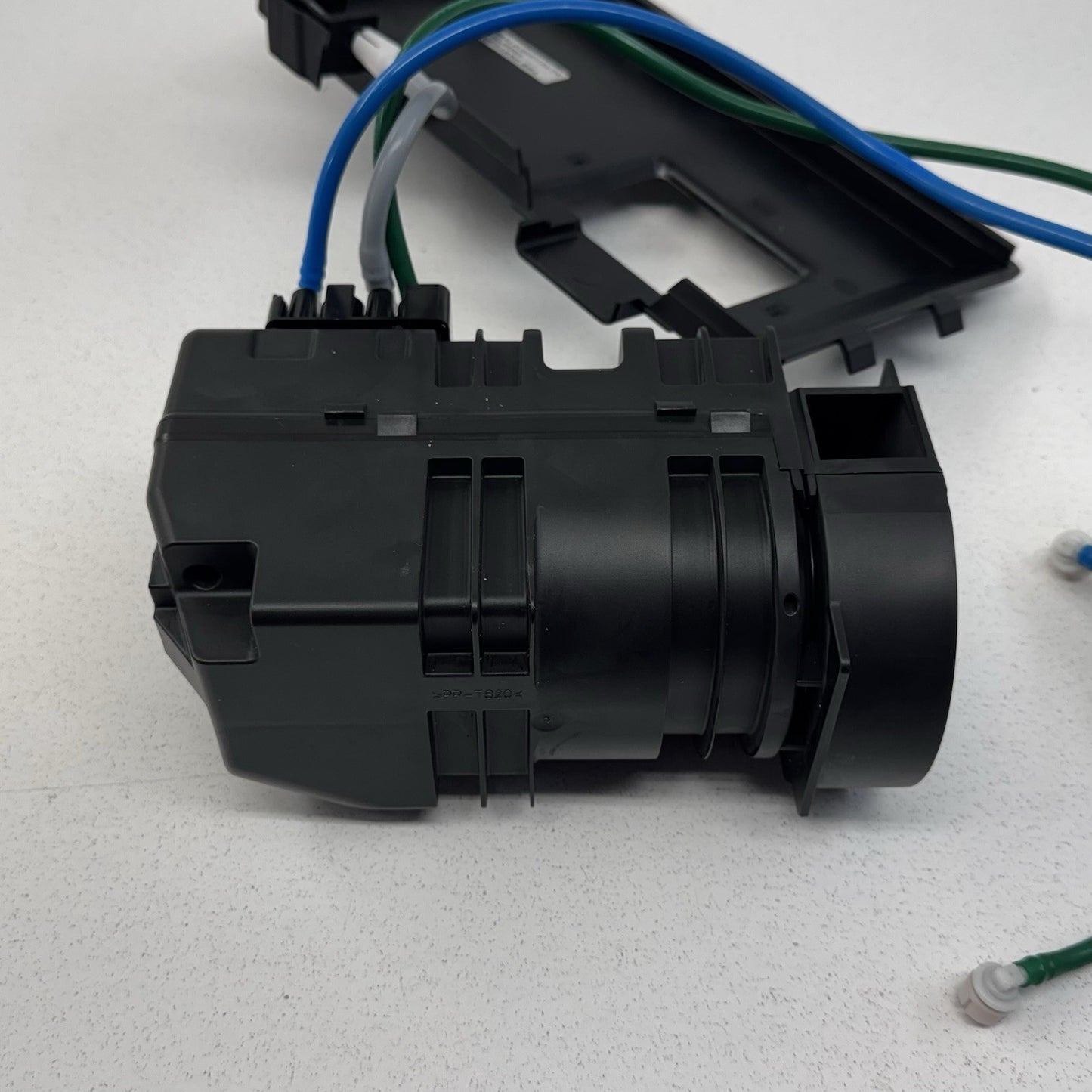 12-18 Mercedes W218 CLS550 Dynamic Seat Vacuum Pump 0008005648 OEM