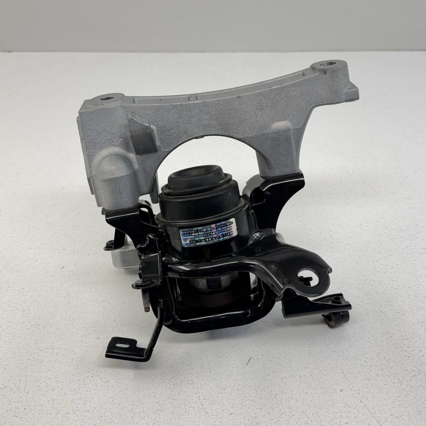 25-26 Toyota Camry Passenger Right Side Motor Engine Mount Support Bracket OEM