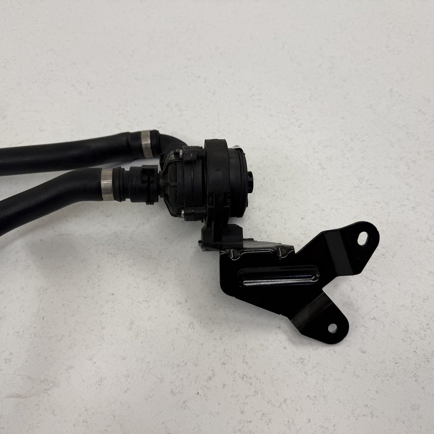 2021-2026 BMW M3 M4 G80 G82 S58 Engine Auxiliary Coolant Water Pump W/ Lines OEM