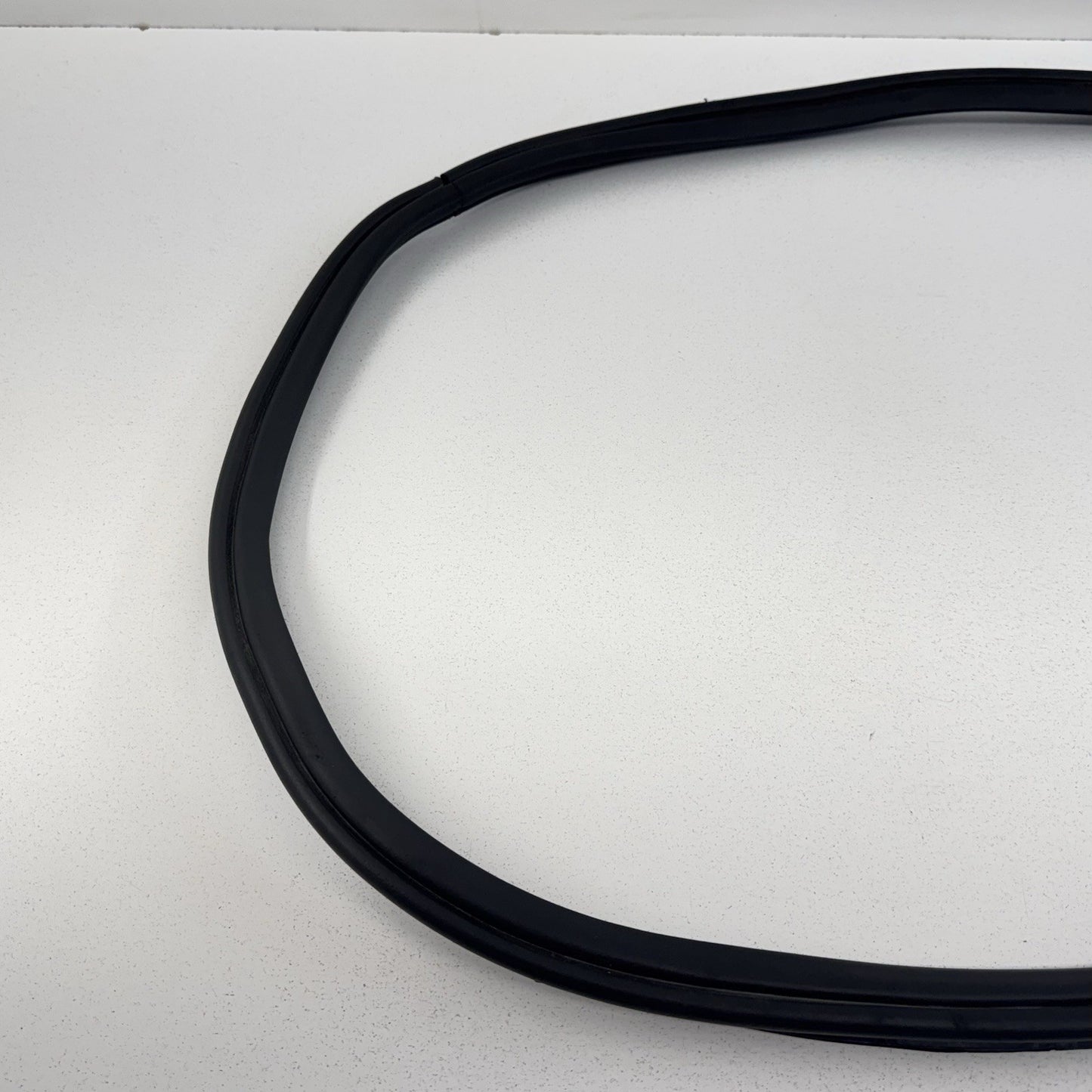 16-24 Chevrolet Camaro Rear Trunk Weatherstrip Seal Rubber 84126265 OEM