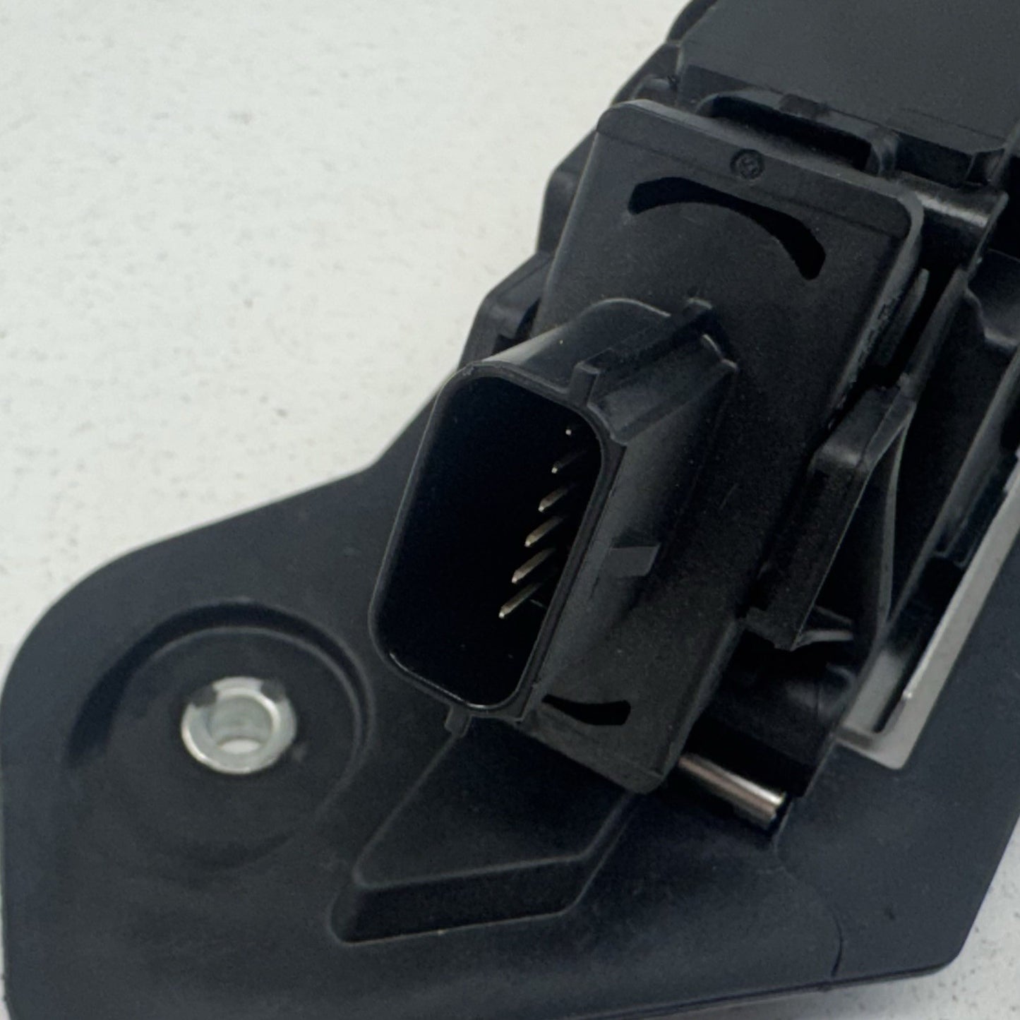 20-25 Silverado Sierra 2500 3500 Gas Pedal Throttle Accelerator 86561515 OEM
