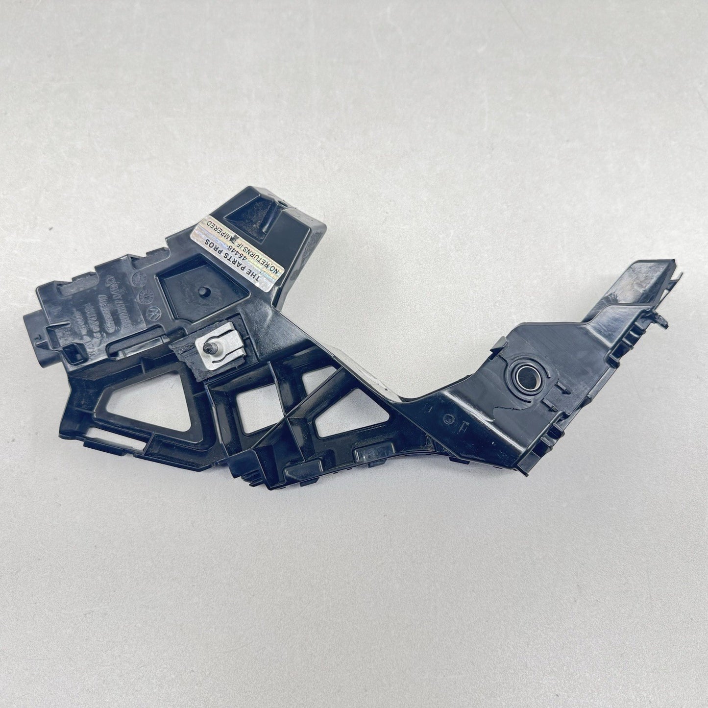 22-24 VOLKSWAGEN GOLF R LEFT FRONT BUMPER BRACKET MOUNT WITH KEYLESS ANTENNA OEM