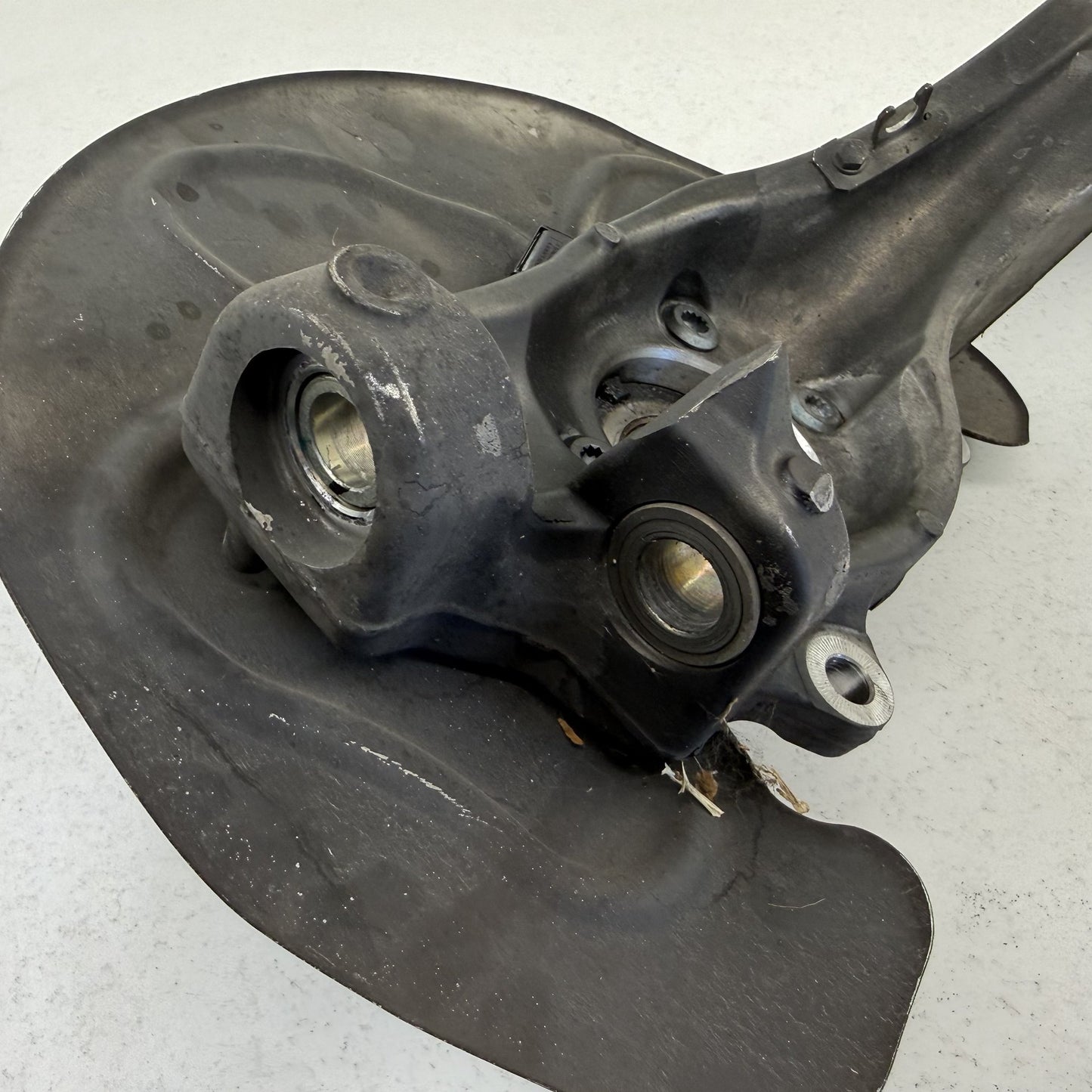 2014-2018 Bentley Flying Spur Right Front Spindle Knuckle Hub Wheel Bearing OEM