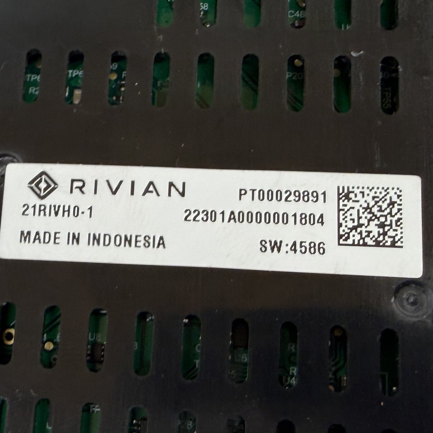 2022-2024 Rivian R1S R1T Rear Center Console Climate Controls W/ AC Air Vent OEM