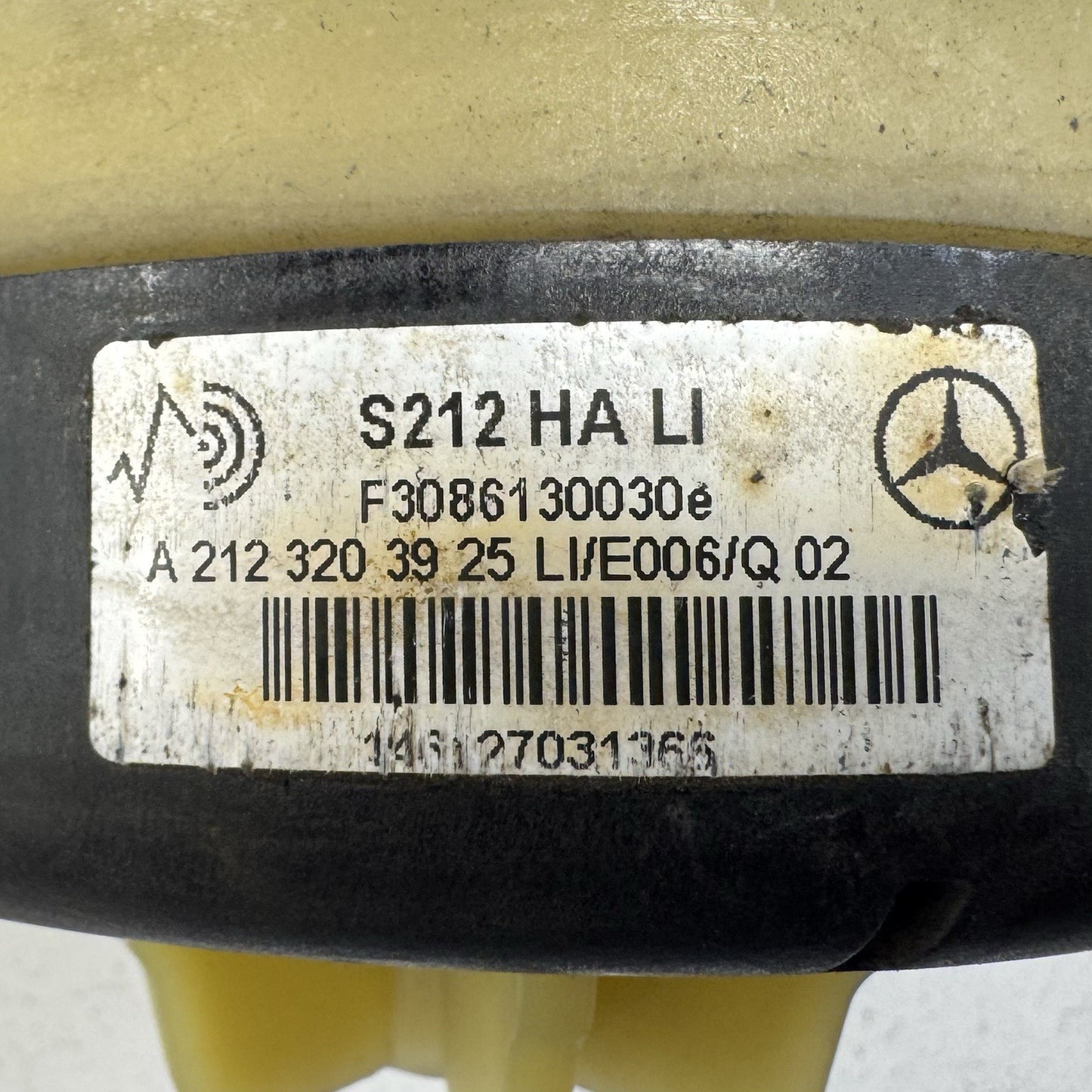 10-18 Mercedes W212 W218 CLS550 E550 Left Rear Air Suspension Bag Shock OEM