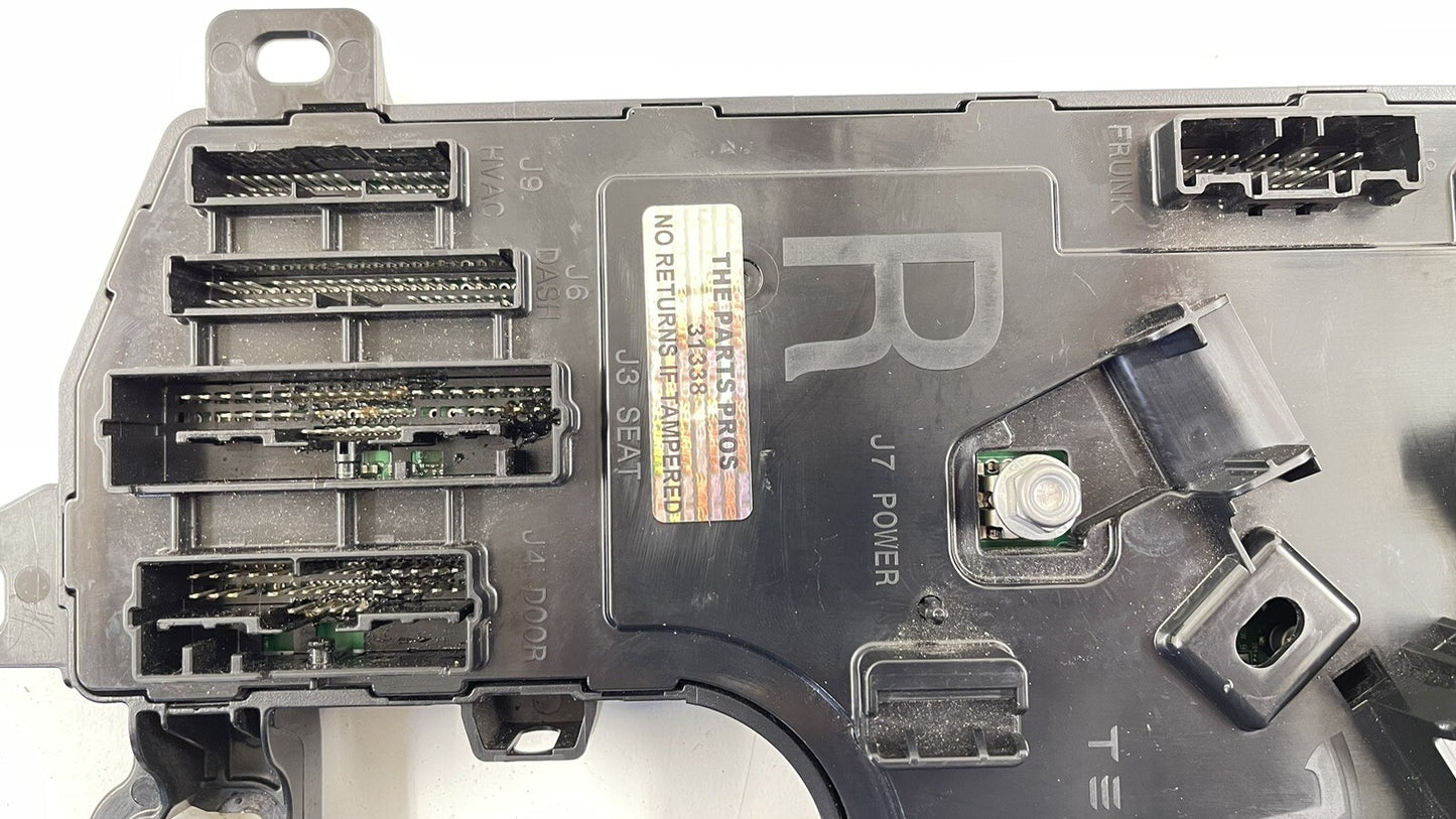 17-23 TESLA MODEL 3 RIGHT FRONT VOLTAGE BODY CONTROL MODULE 110034000G OEM