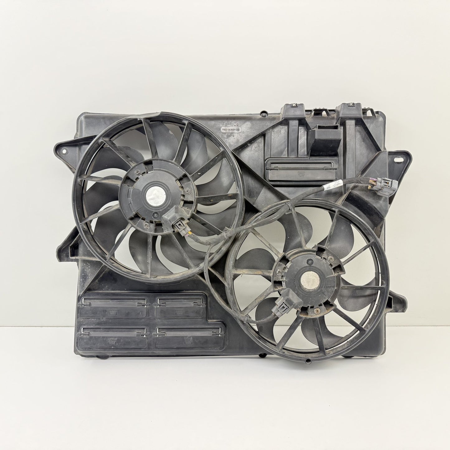 2015-2023 Ford Mustang GT Radiator Dual Cooling Fan Motor Shroud Assembly OEM