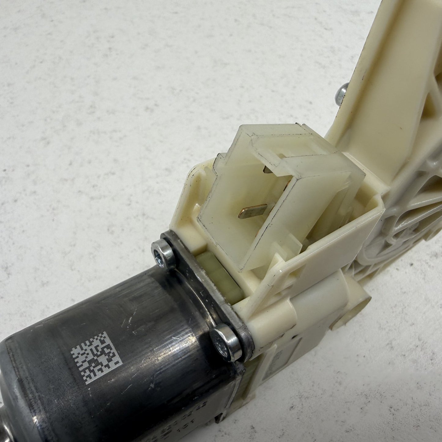 2008-2014 Mercedes C250 W204 Right Front Door Glass Window Regulator Motor OEM