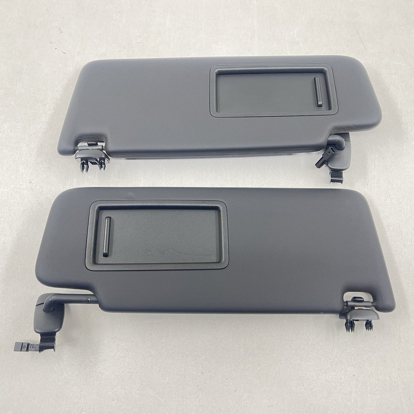 20-24 AUDI A4 S4 LEFT AND RIGHT FRONT SUNVISOR SUN VISOR SHADE PAIR BLACK OEM