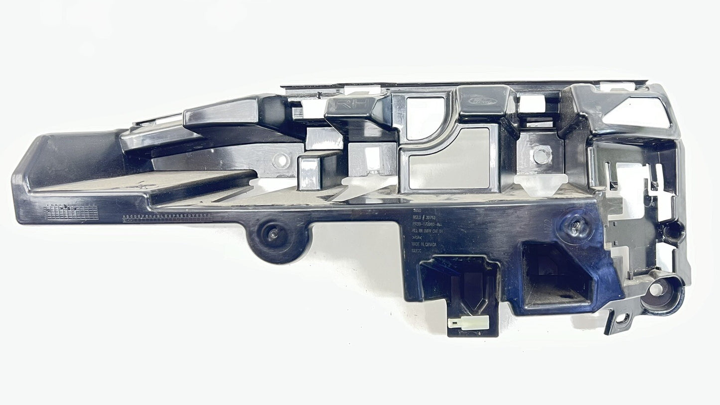 2024 FORD MUSTANG GT RIGHT REAR BUMPER BRACKET SUPPORT MOUNT PR3B-17D960-A OEM