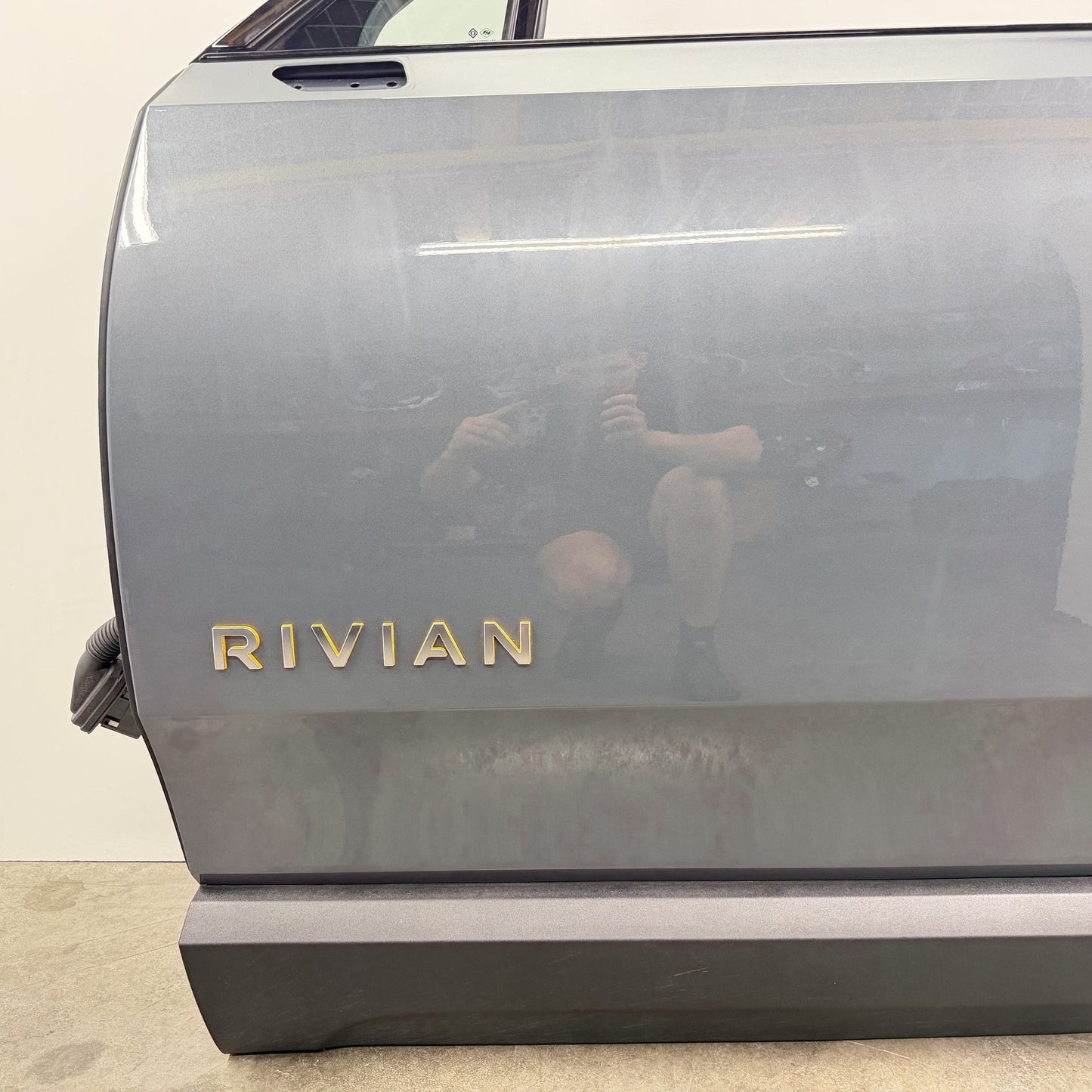 2022-2024 Rivian R1S Driver Left Front Door Shell Complete W/ Glass OEM