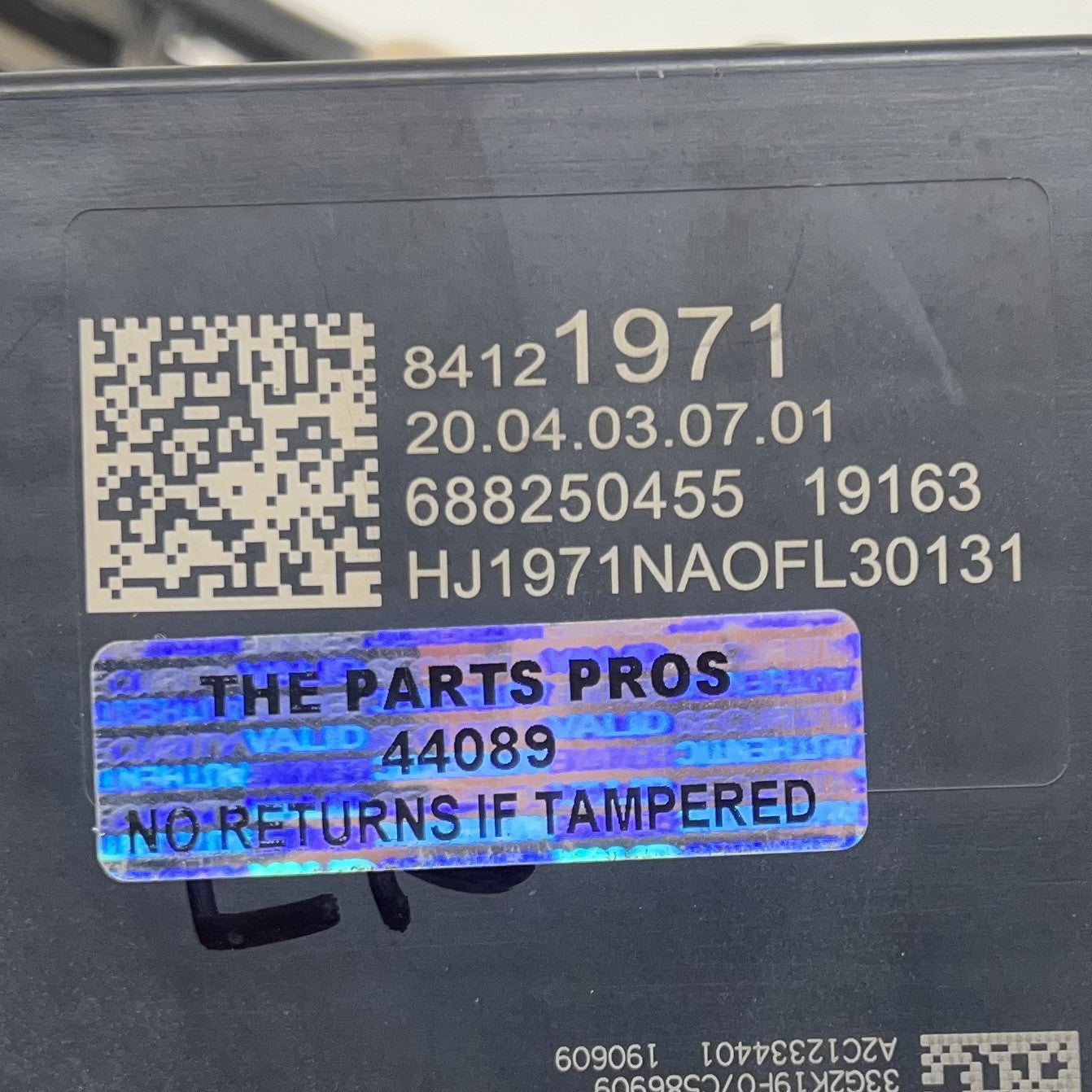 17-24 CHEVROLET CAMARO ZL1 ELECTRONIC PARKING BRAKE ACTUATOR 84121971 OEM