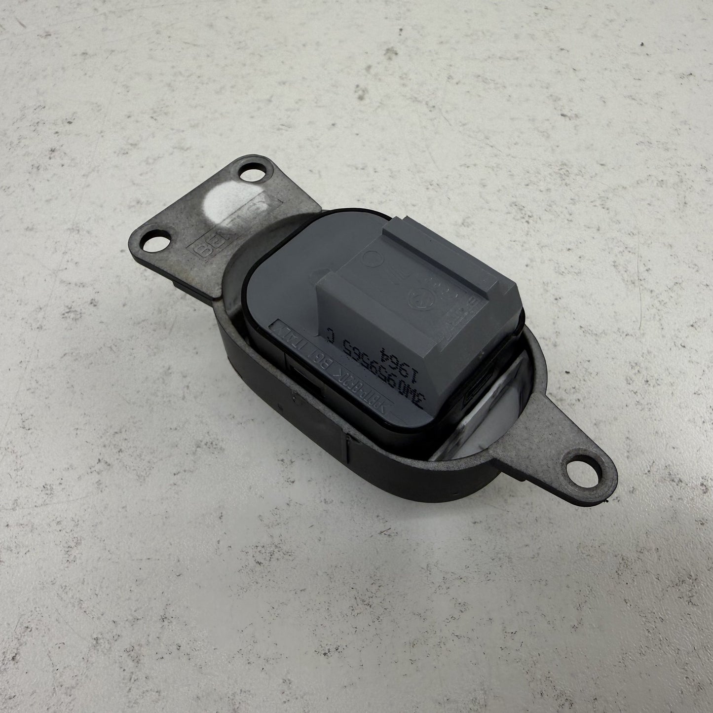 2014-2018 Bentley Flying Spur Front Door Mirror Control Switch 3W0959565C OEM