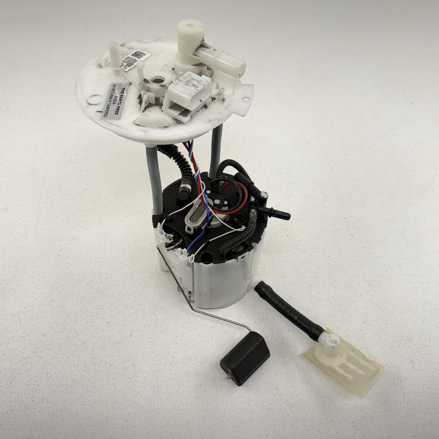 16-24 Chevrolet Camaro SS Fuel Pump & Sending Level Unit Pair OEM