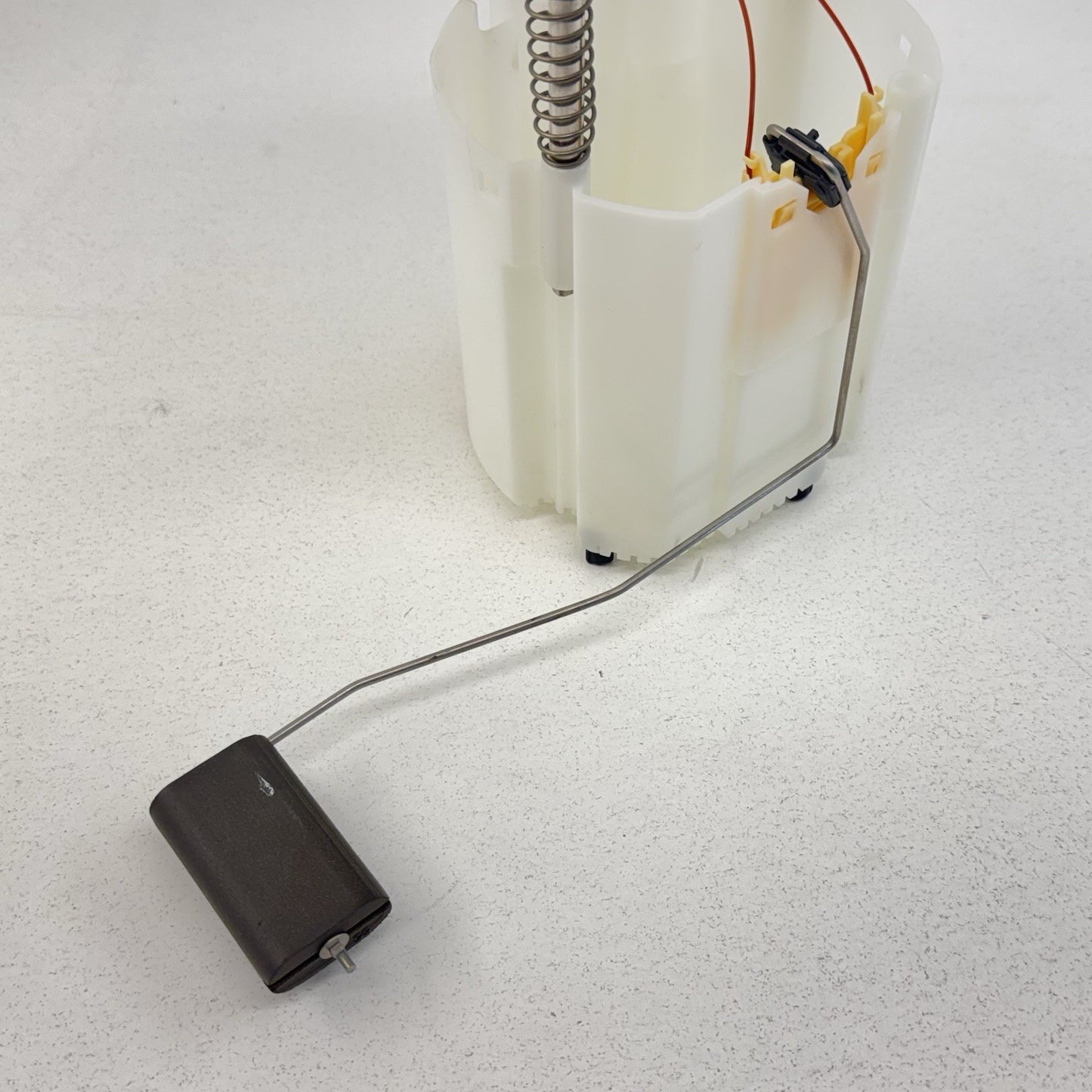 14-24 Maserati Ghibli Right Side Fuel Pump Sending Unit 670003733 OEM