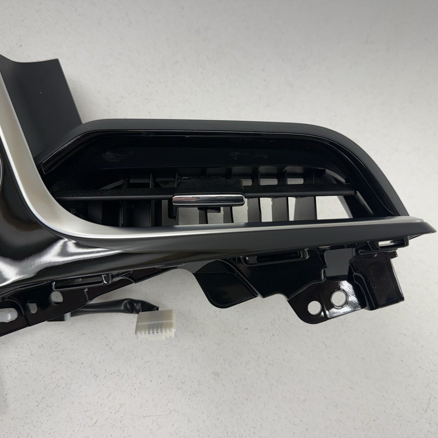 17-22 Toyota Prius Prime Front Center Dash Air Vent Grille Trim Bezel OEM