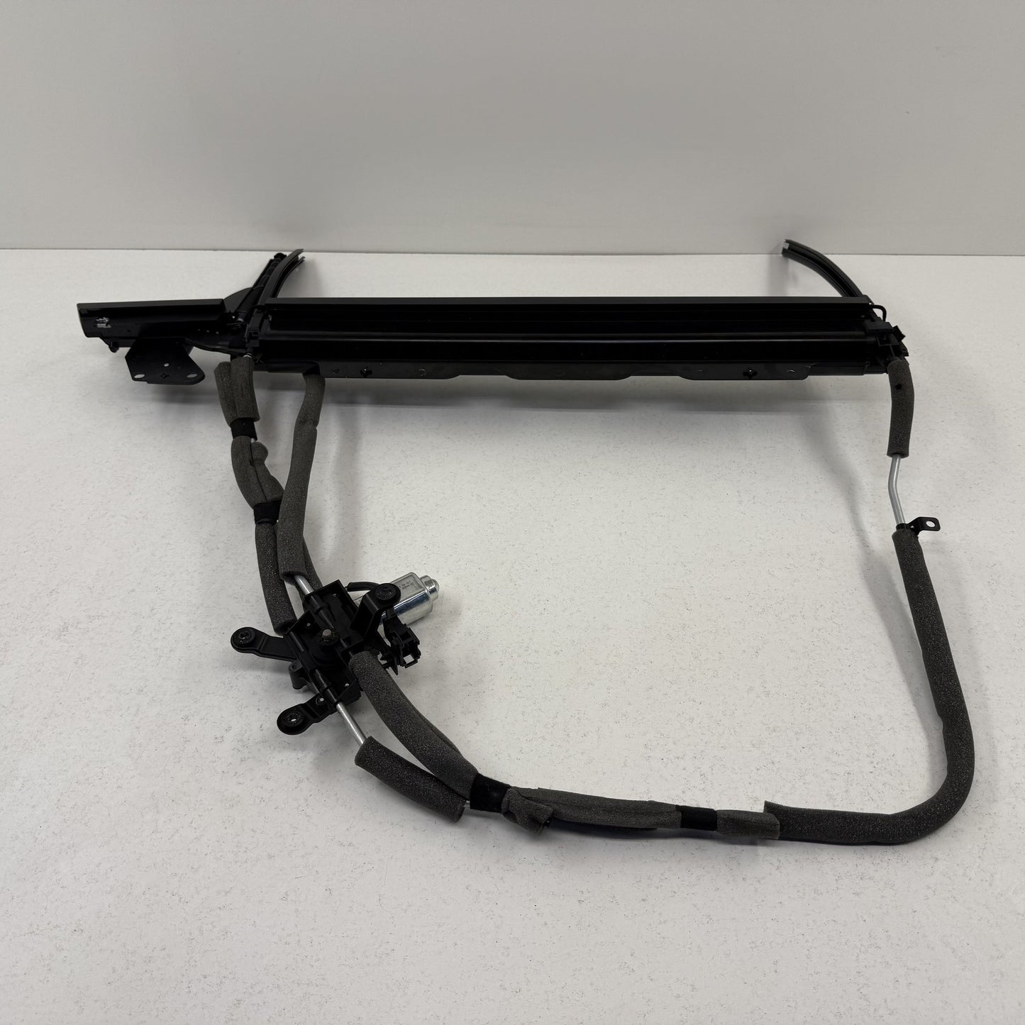 2014-2018 Bentley Flying Spur Right Rear Door Window Sunshade Roller Blind OEM