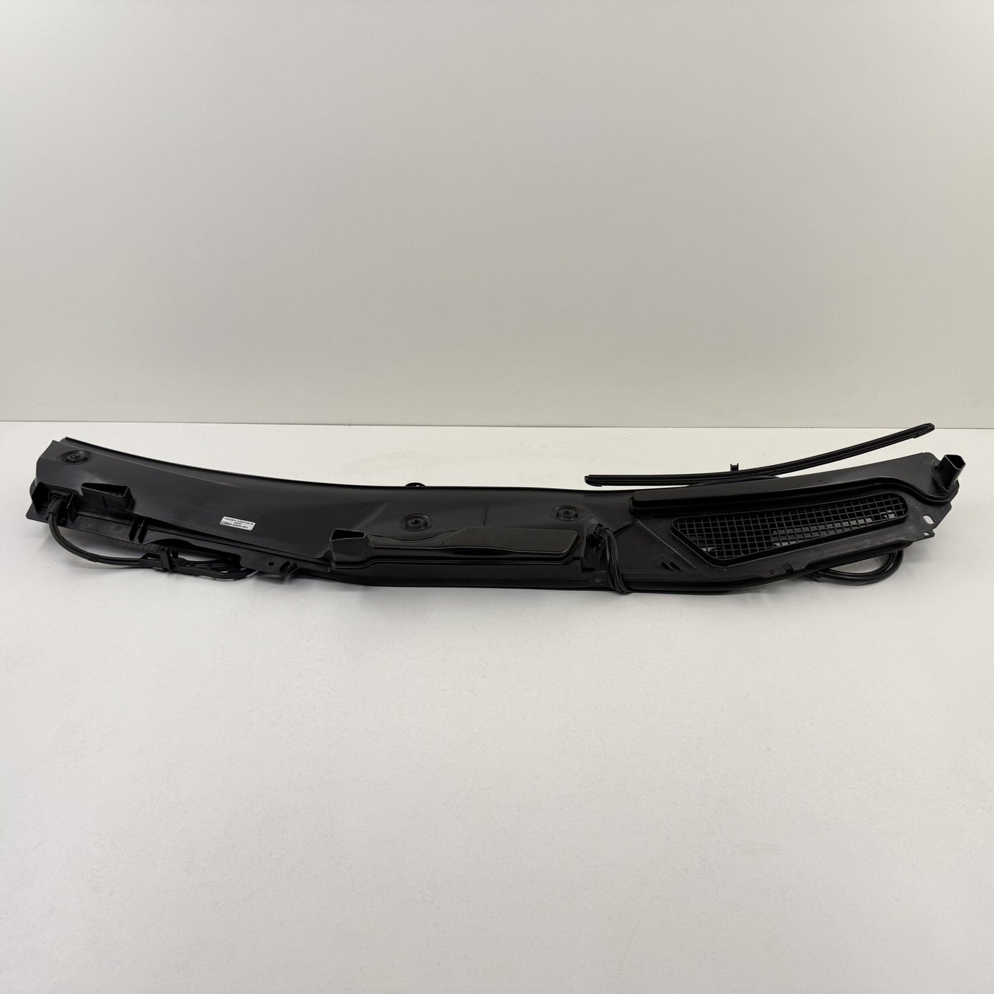 2014-2017 Mercedes-Benz S550 W222 Front Windshield Cowl Cover Trim Panel OEM