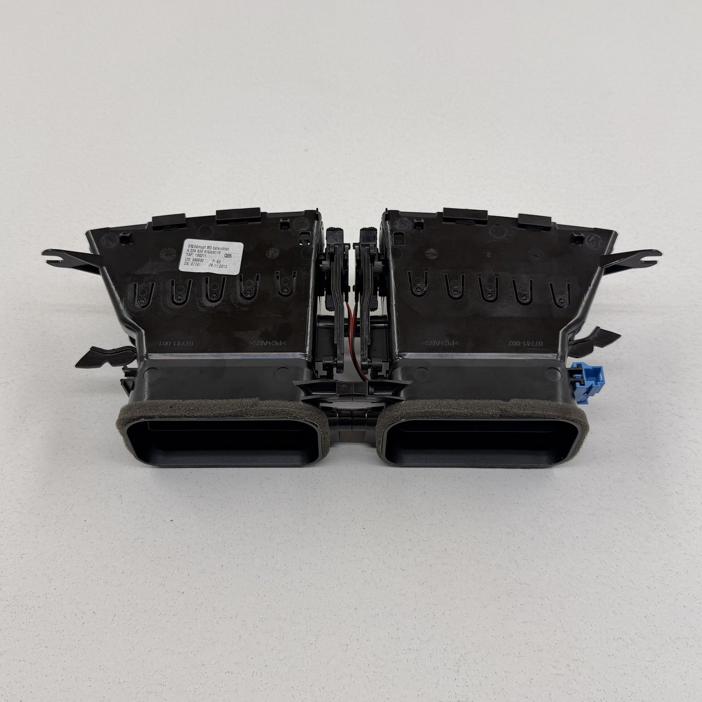 2012-2014 Mercedes-Benz C250 W204 Center Dash A/C Air Vent 2048306154 OEM
