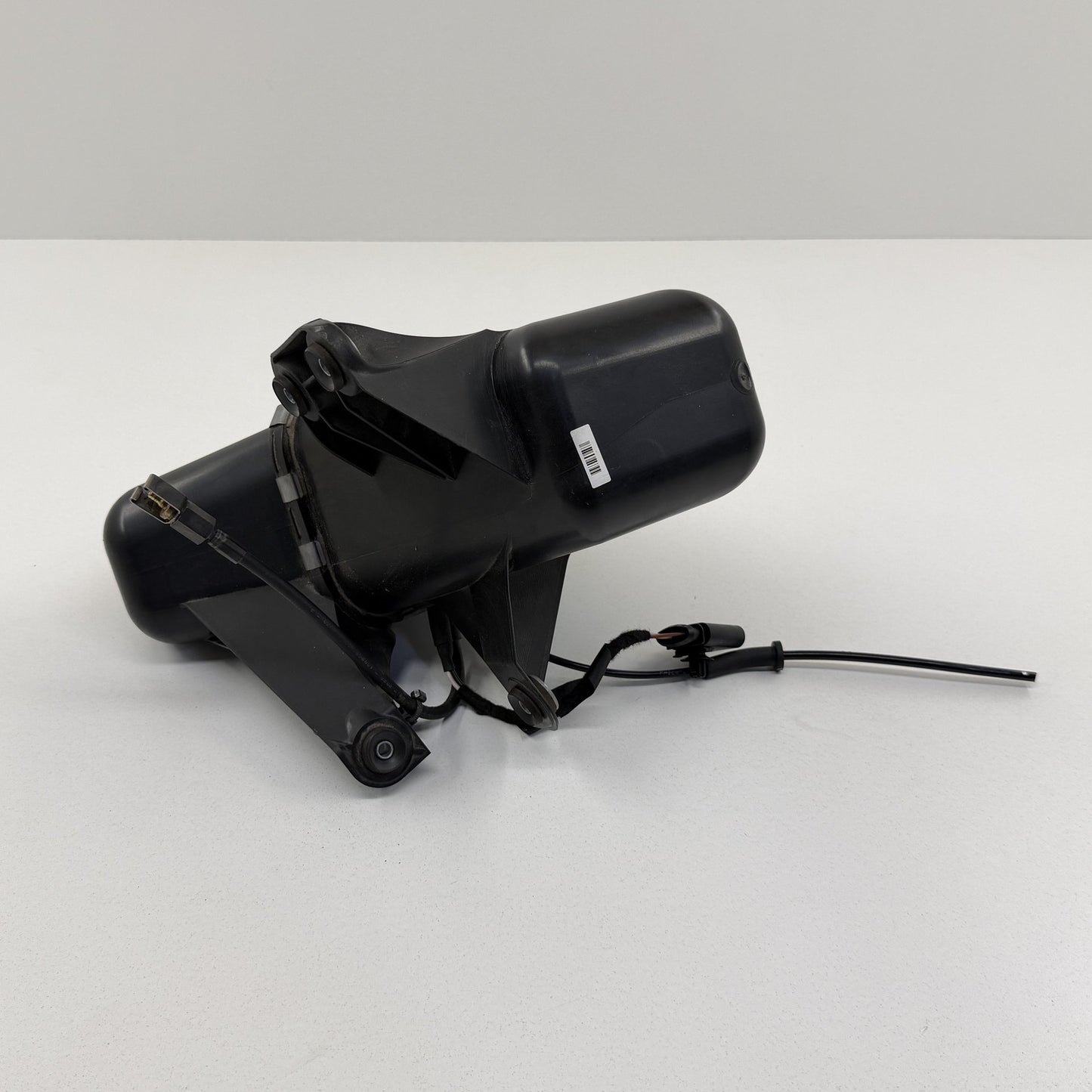 2022-2024 Rivian R1S R1T Air Suspension Air Reservoir Tank C200003132-F OEM