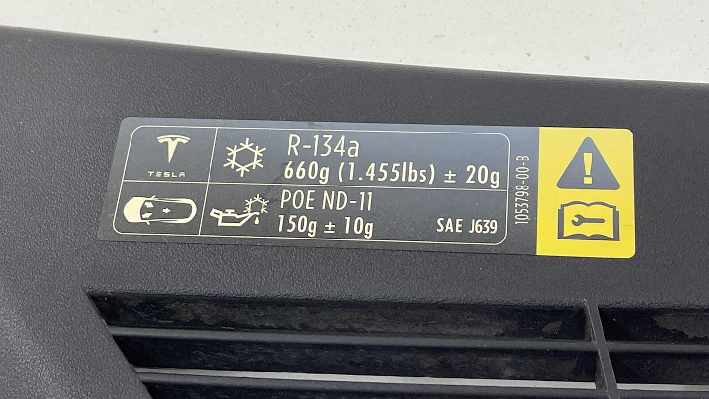17-23 TESLA MODEL 3 WINDSHIELD WIPER APRON COVER PANEL TRIM 1081675-00-B OEM
