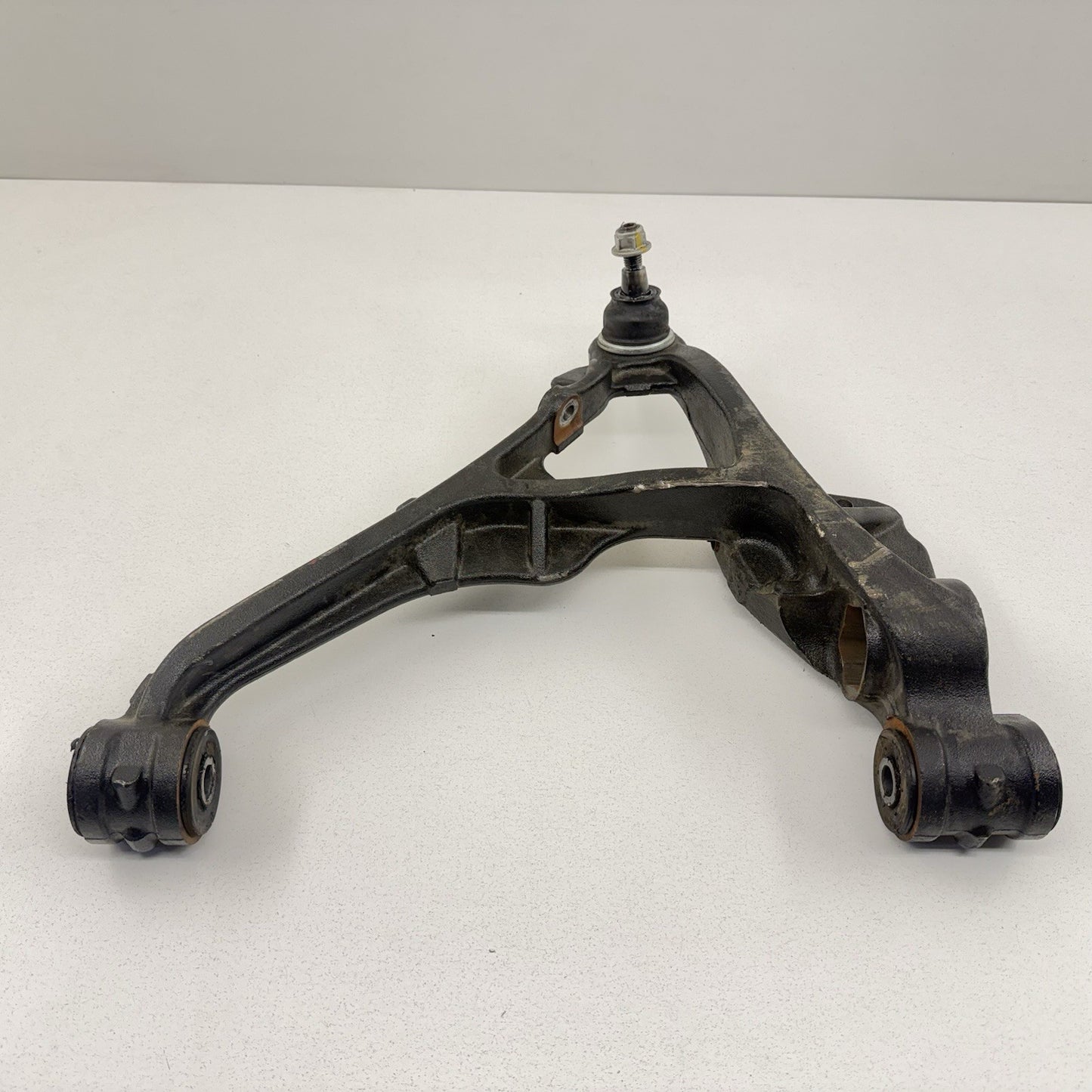 20-25 Silverado Sierra 2500 3500 Left Front Lower Control Arm 84735903 OEM