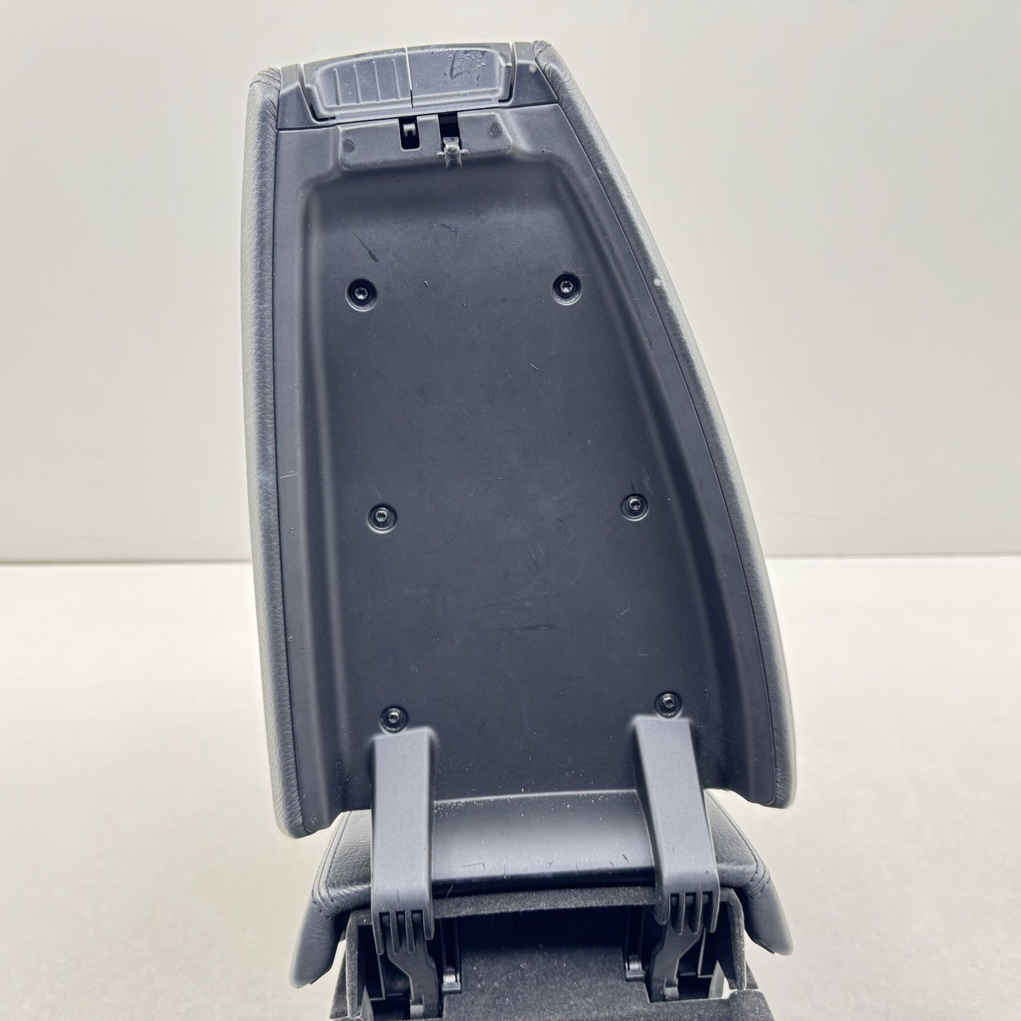 06-10 BMW M6 E63 E64 Center Console Armrest Arm Rest Cover 7072737 OEM