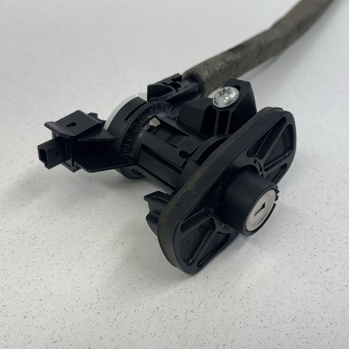 10-16 Mercedes W212 E350 Rear Trunk Lid Latch Lock Actuator 2047500185 OEM