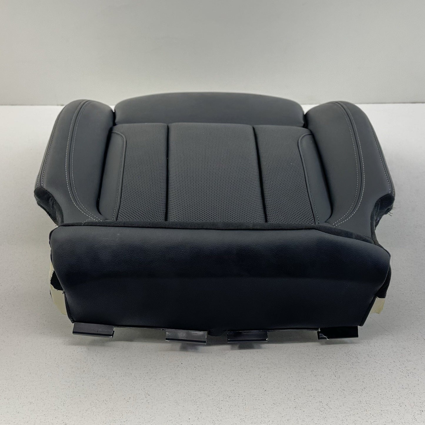 22-24 BMW G01 X3 Driver Left Front Lower Sport Seat Cushion Leather Black OEM