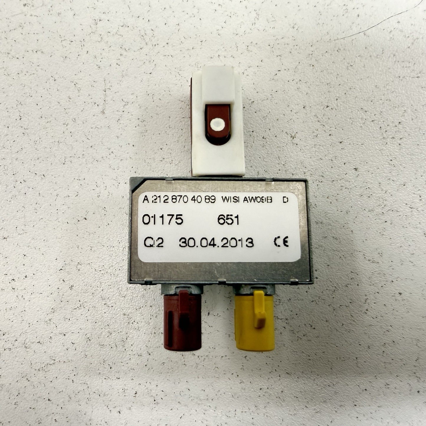 14-16 Mercedes W212 E350 Radio Satellite Antenna Splitter Module 2128704089 OEM
