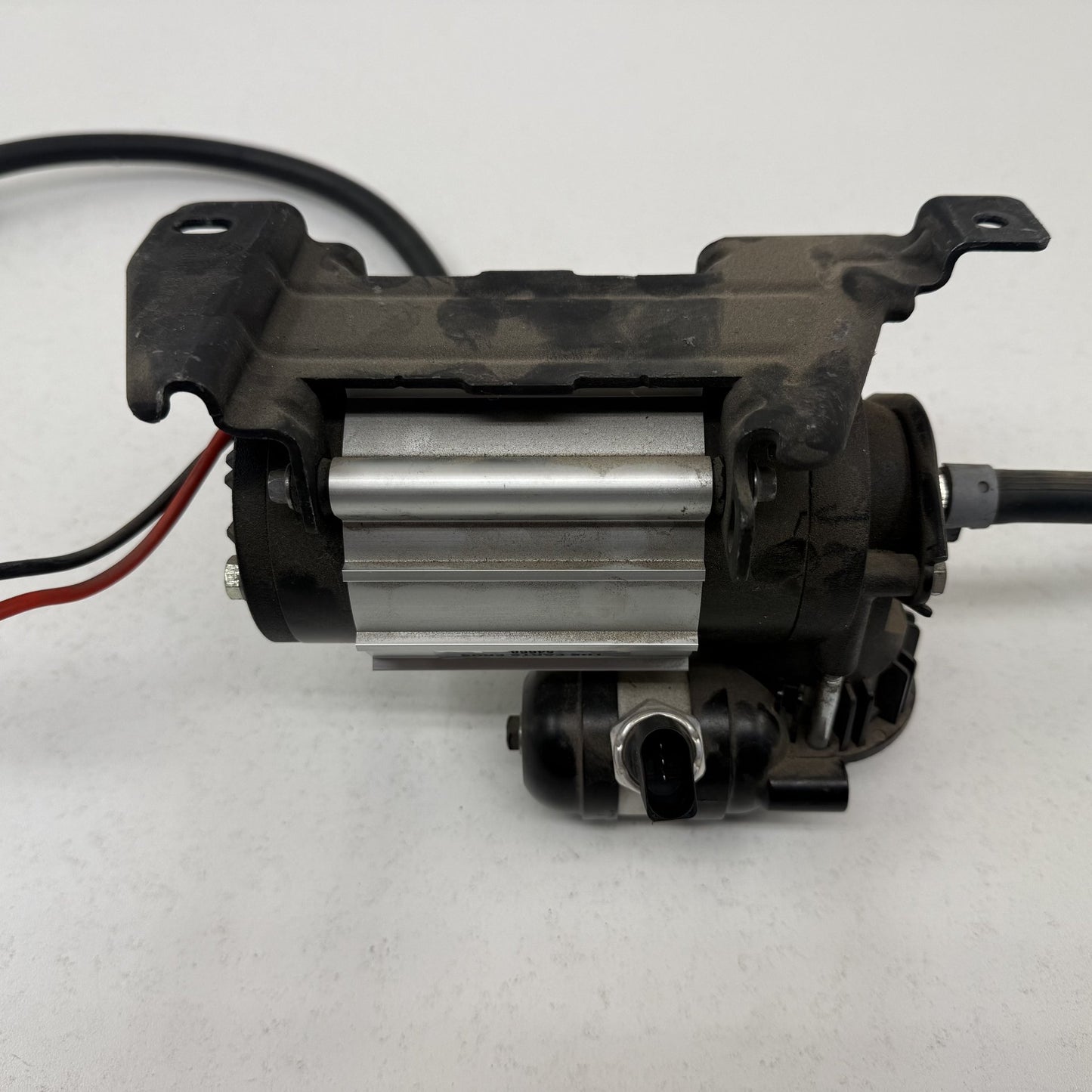 2022-2024 Rivian R1S R1T Air Ride Suspension Compressor Pump PT00055693-01 OEM