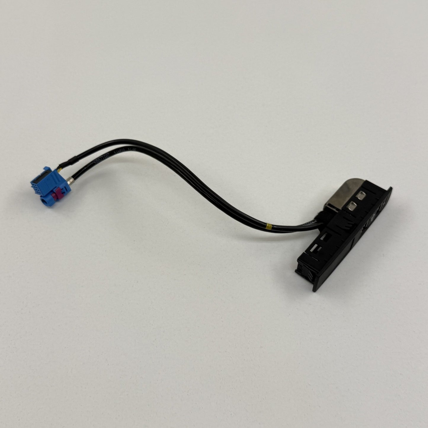 2014-2017 Mercedes-Benz S550 W222 Center Console Socket Dual USB Charge Port OEM