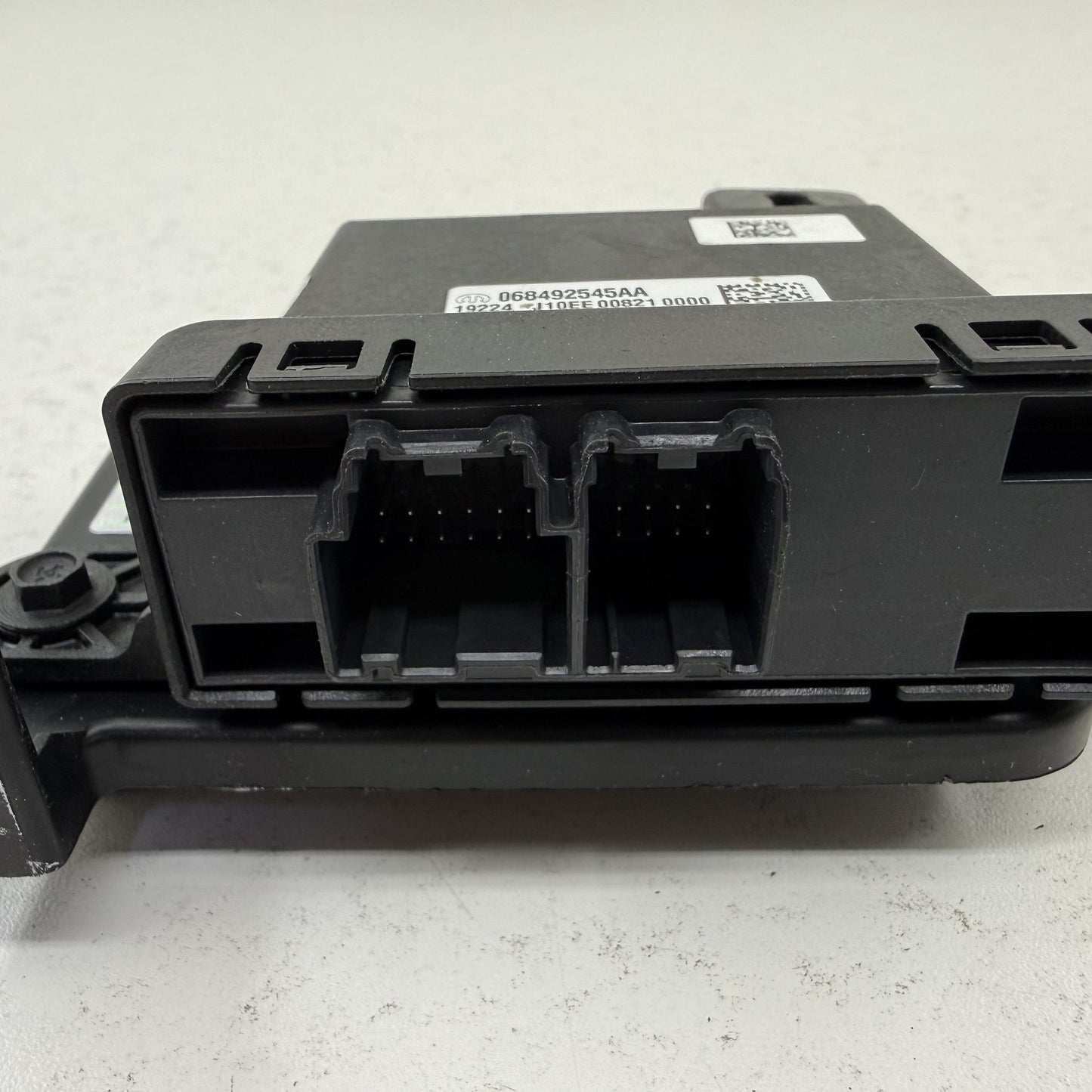 2018-2024 Dodge Durango Network Gateway Control Module 068492545AA OEM