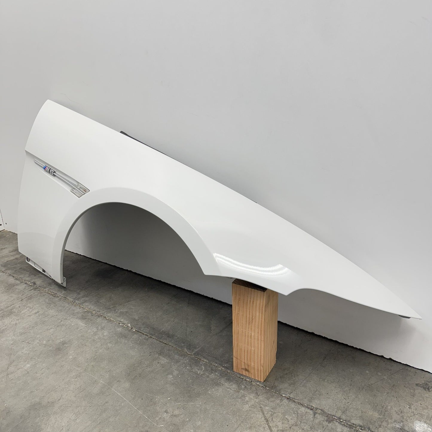 06-10 BMW M6 E63 E64 PASSENGER RIGHT FRONT FENDER PANEL ALPINE WHITE OEM
